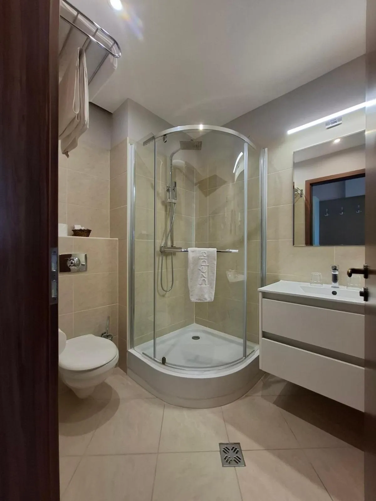 Shower in Szépia Bio and Art Hotel