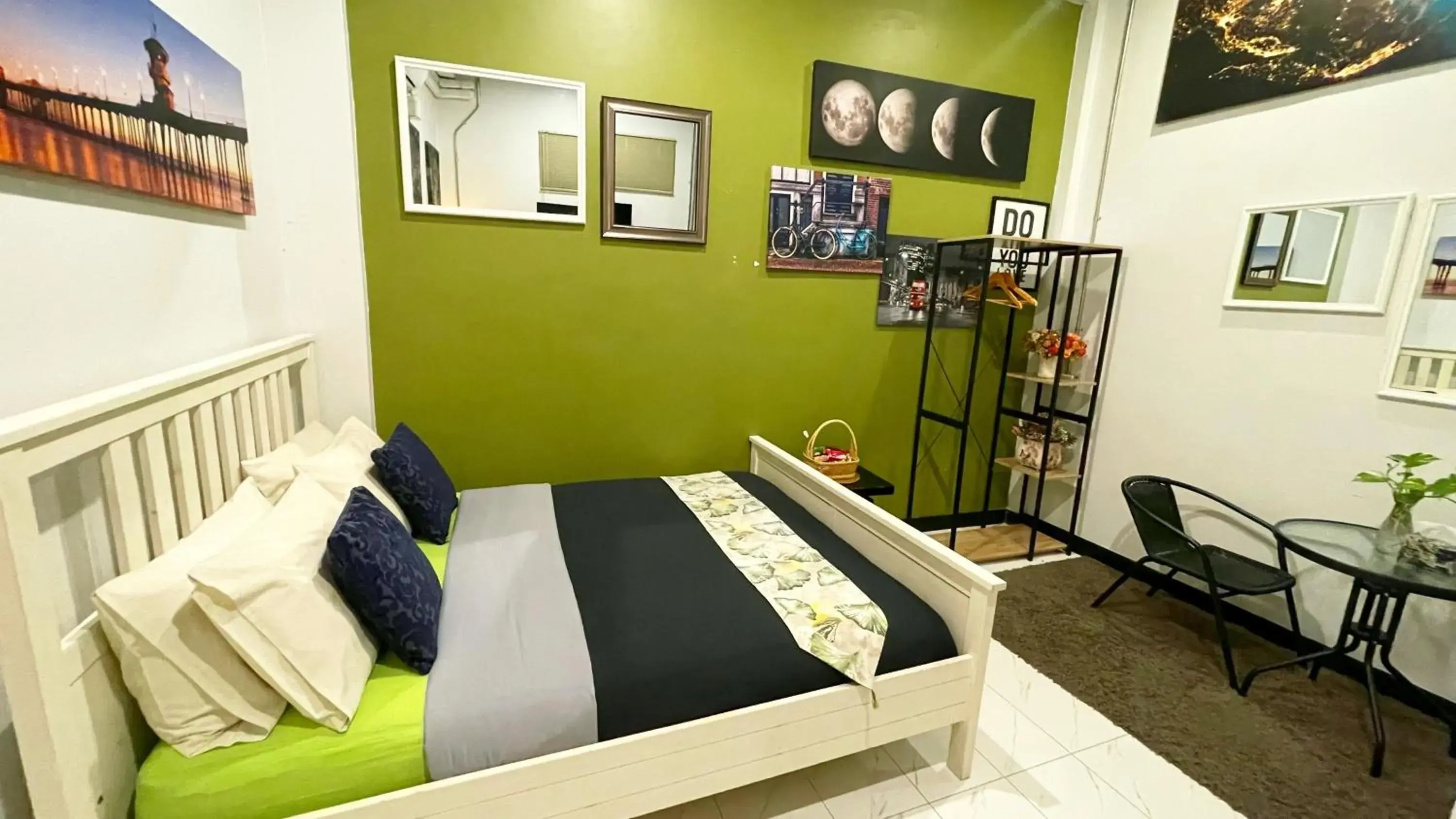 Bedroom, Bed in Beach Gallery House Bedroom, Bed in Beach Gallery House