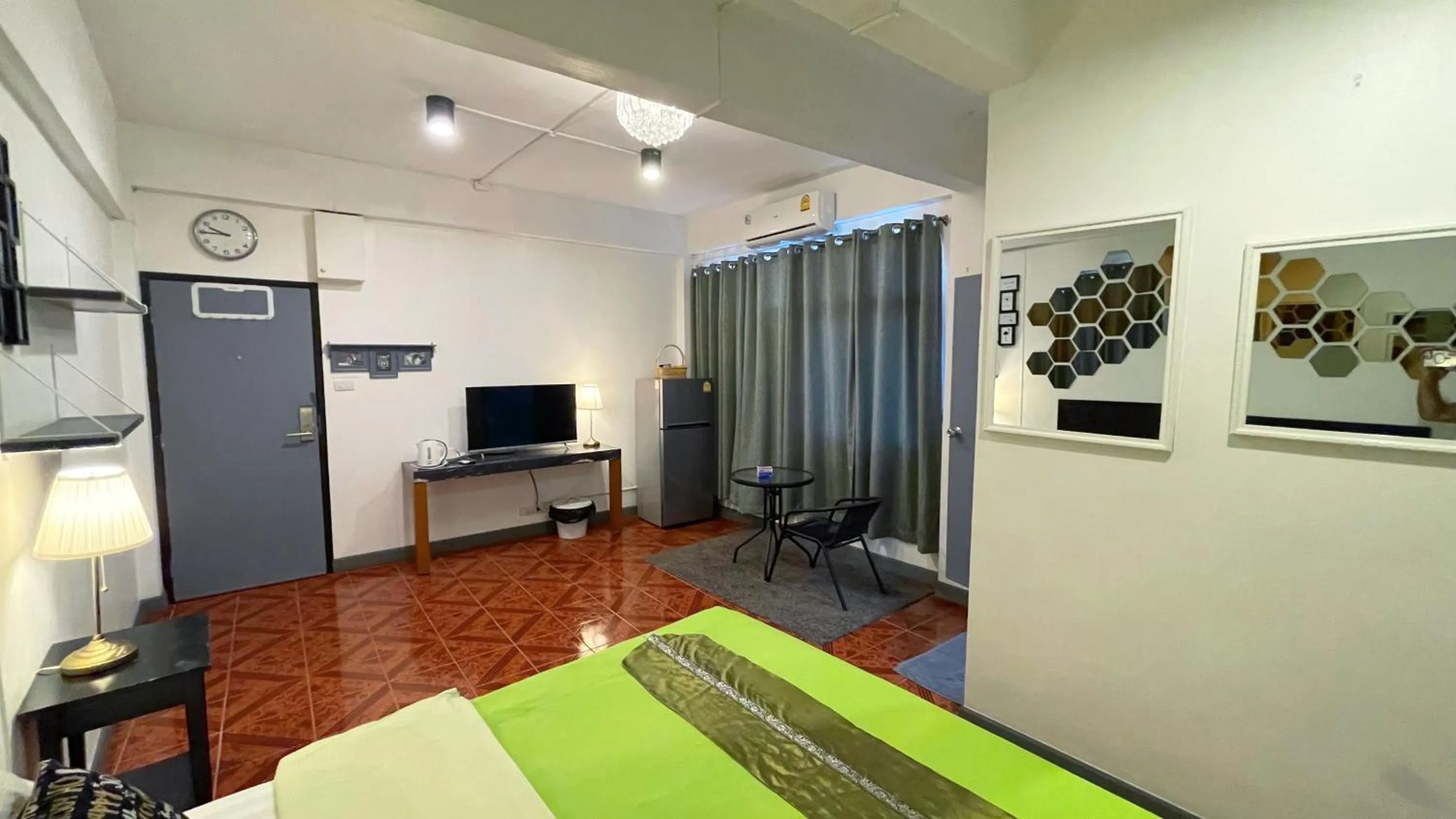 Bedroom, Bed in Beach Gallery House