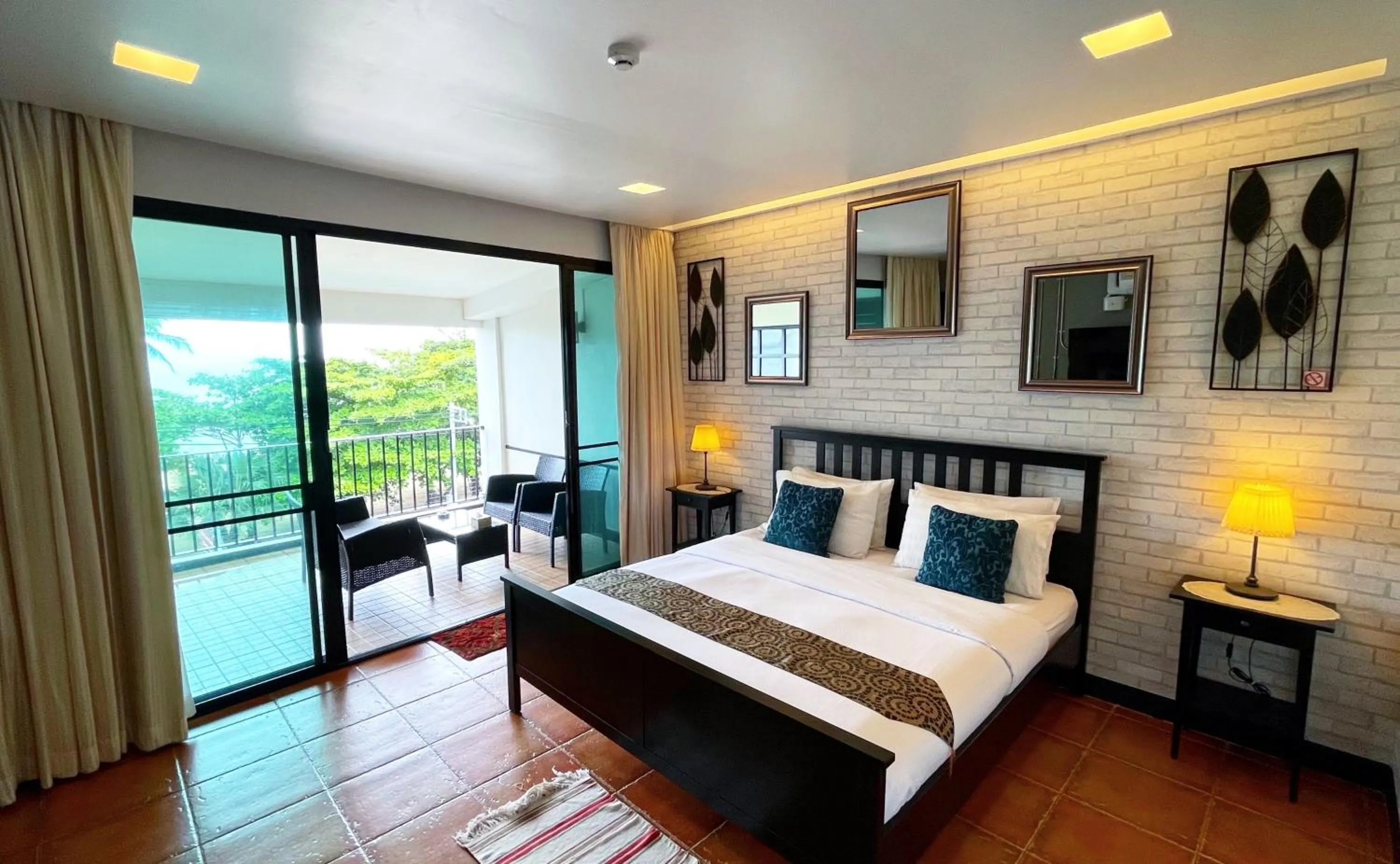 Bedroom, Bed in Beach Gallery House