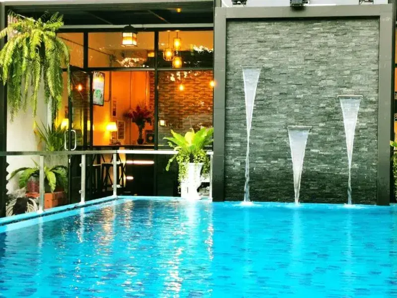 Swimming Pool in Beach Gallery House