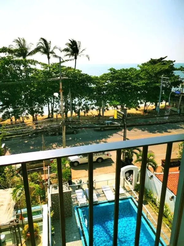 Balcony/Terrace, Pool View in Beach Gallery House