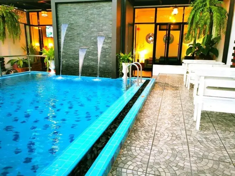 Swimming Pool in Beach Gallery House