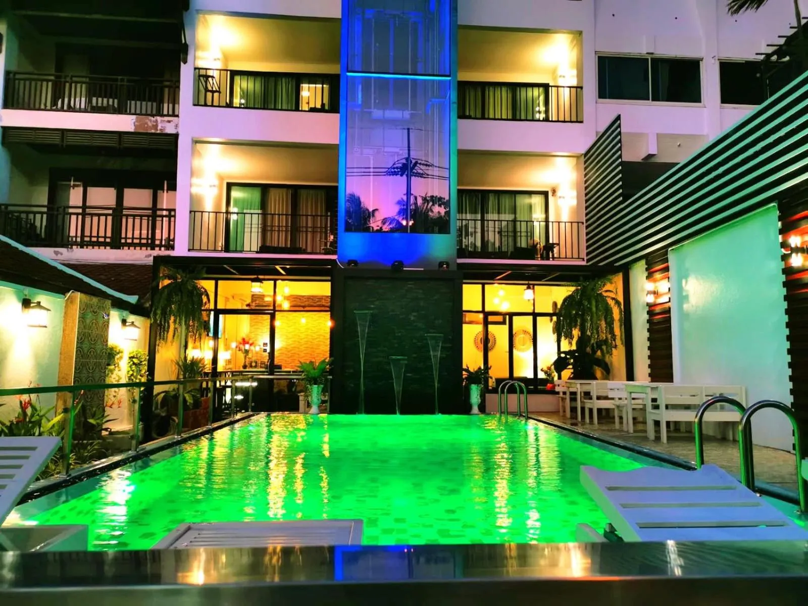 Property building in Beach Gallery House