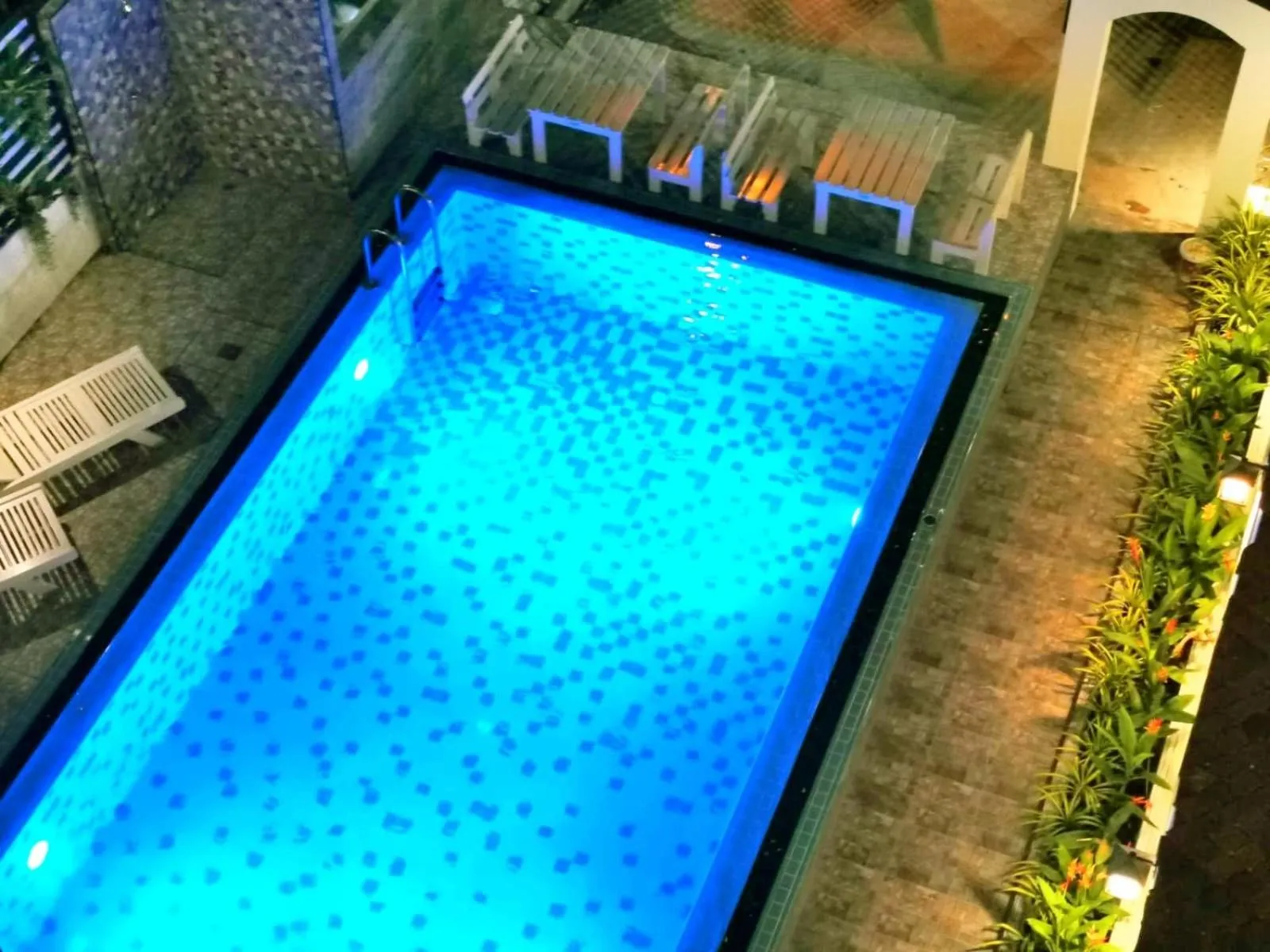 Swimming pool in Beach Gallery House