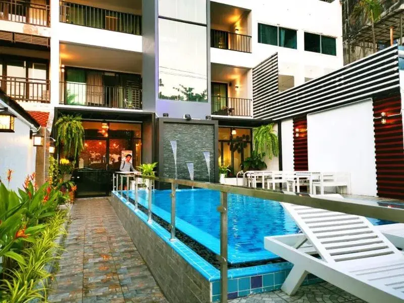 Property building, Swimming Pool in Beach Gallery House