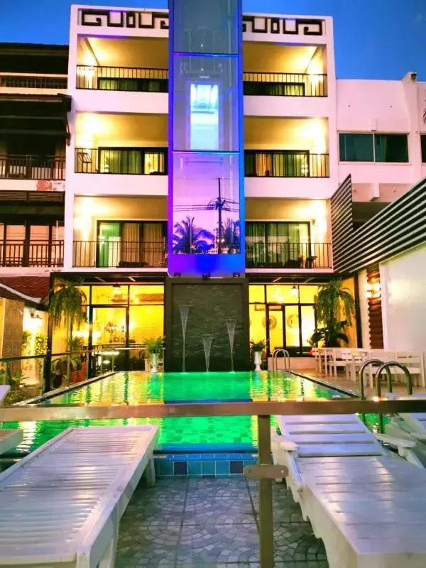 Property building, Swimming Pool in Beach Gallery House