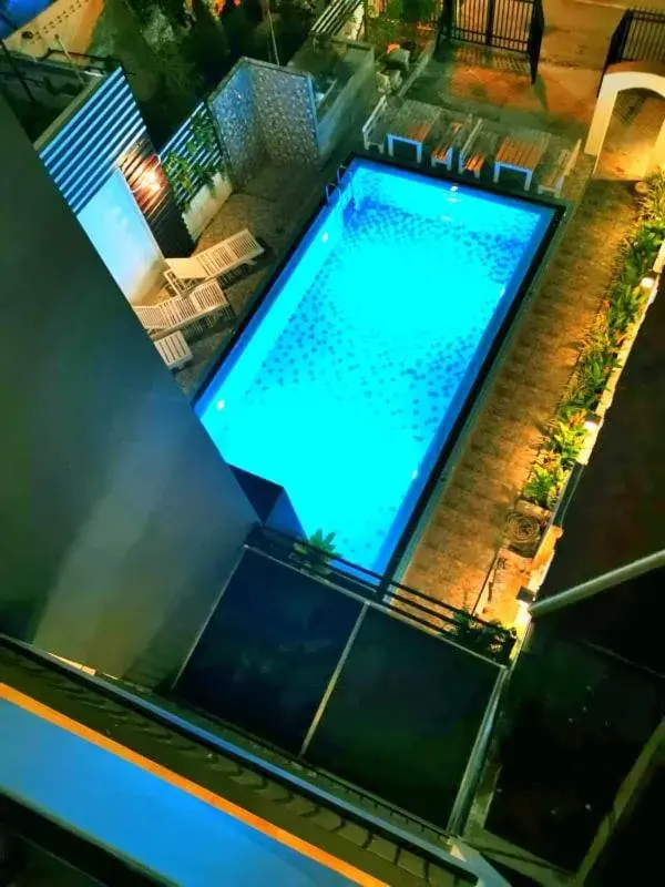 Swimming pool, Pool View in Beach Gallery House