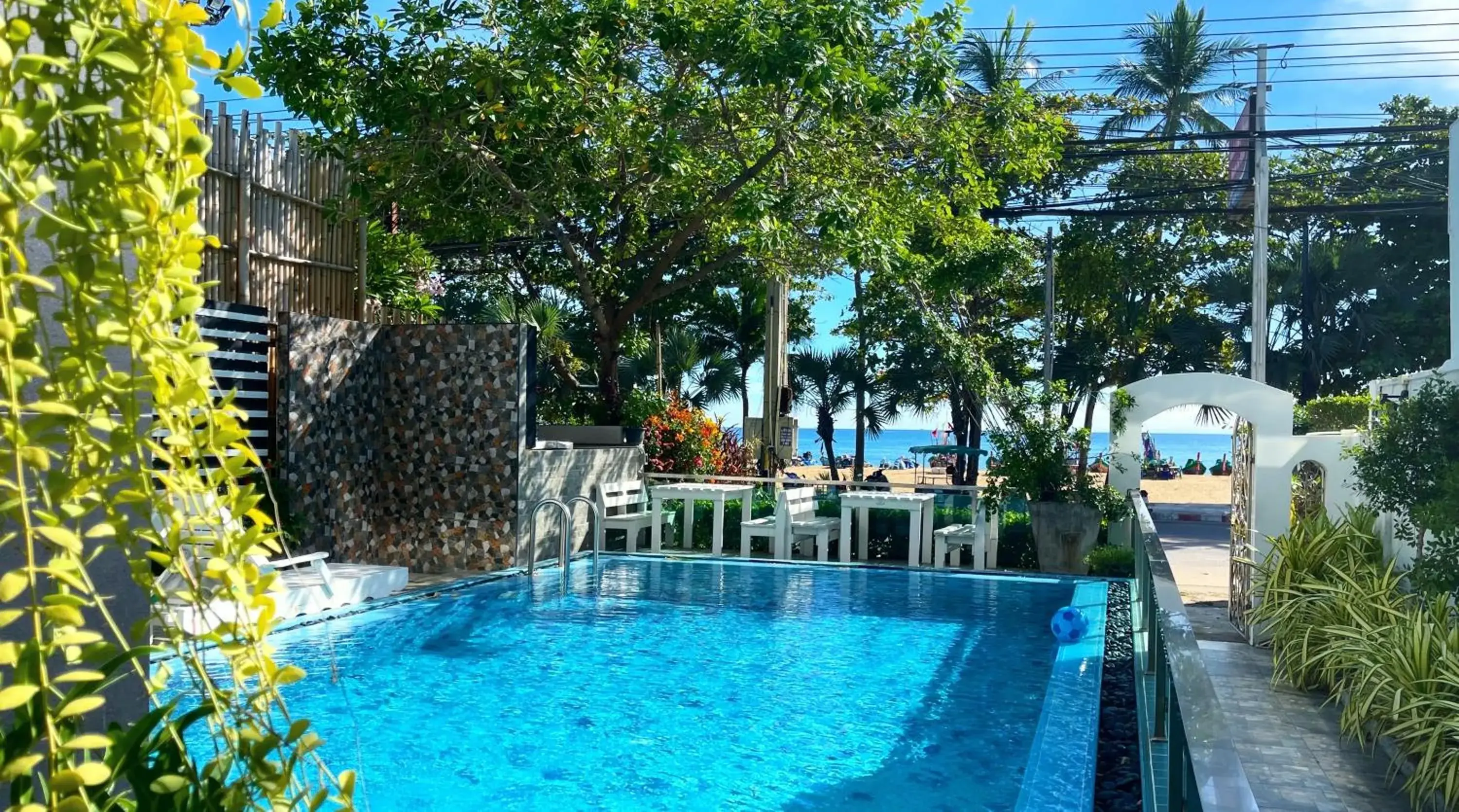 Pool view in Beach Gallery House Pool view in Beach Gallery House