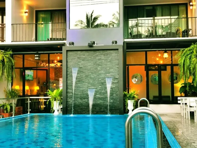 Facade/entrance in Beach Gallery House