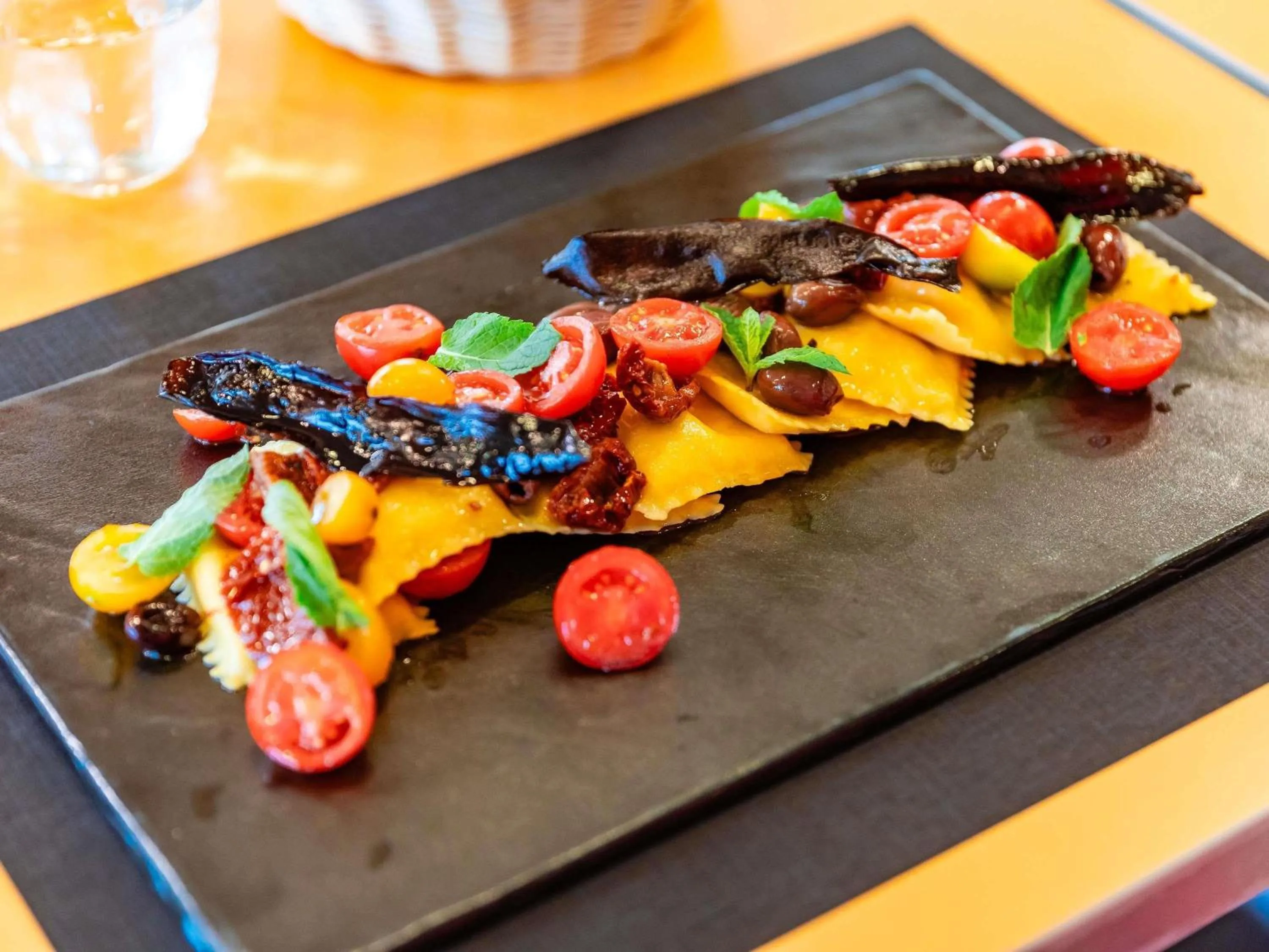 Restaurant/places to eat in Ibis Como