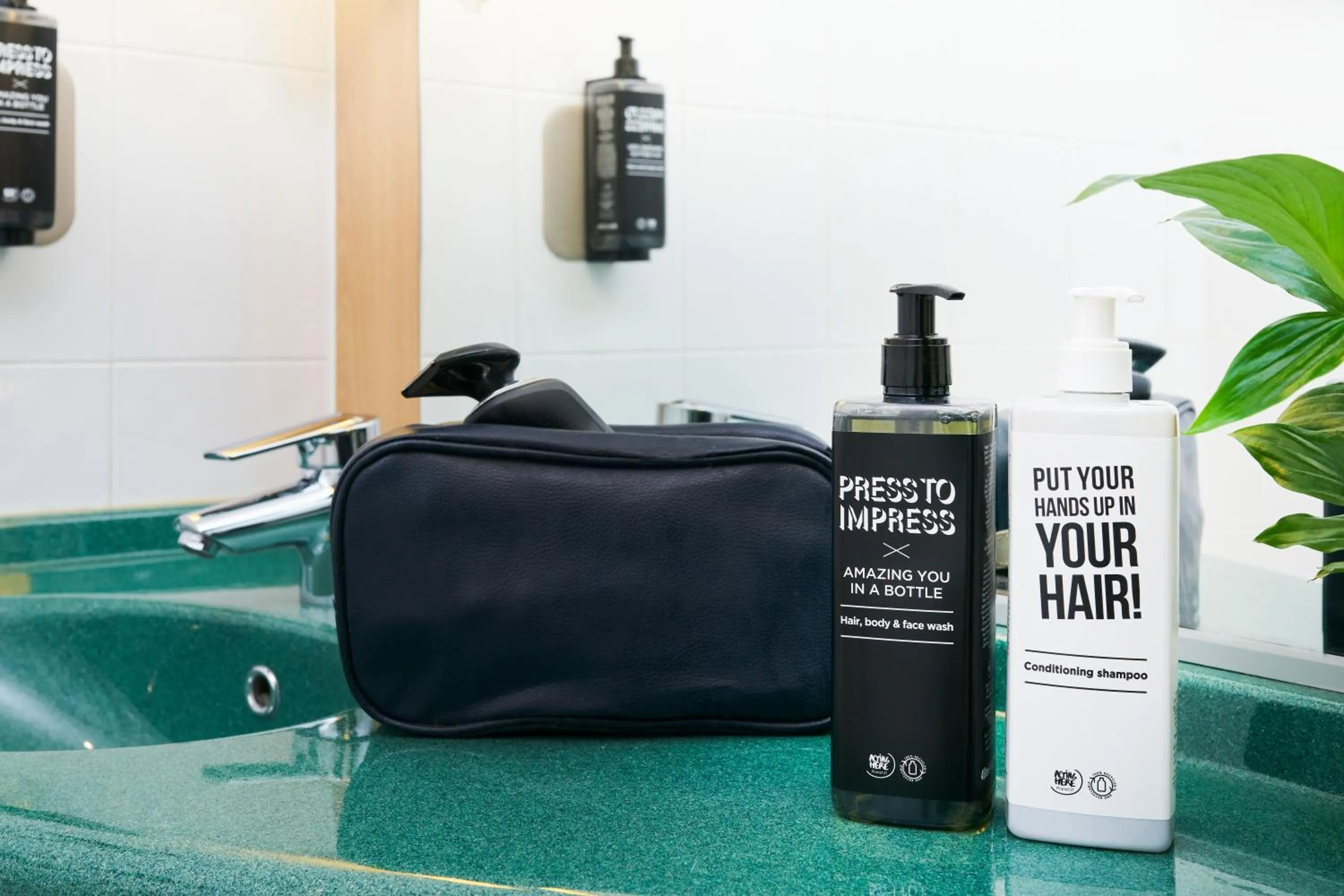 Bathroom in Ibis Como