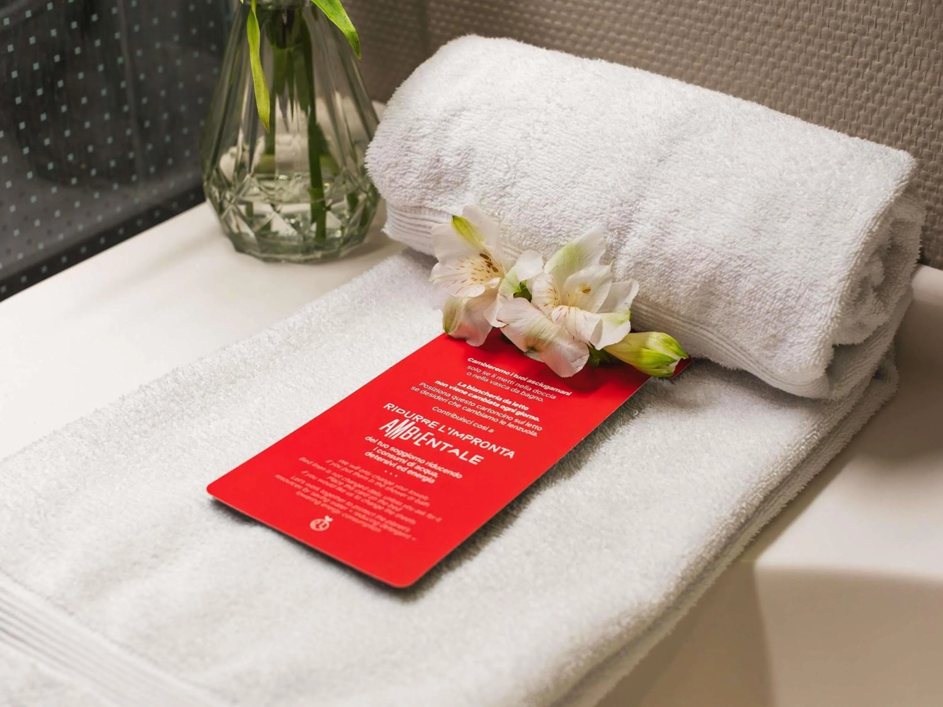 Bedroom in Ibis Como