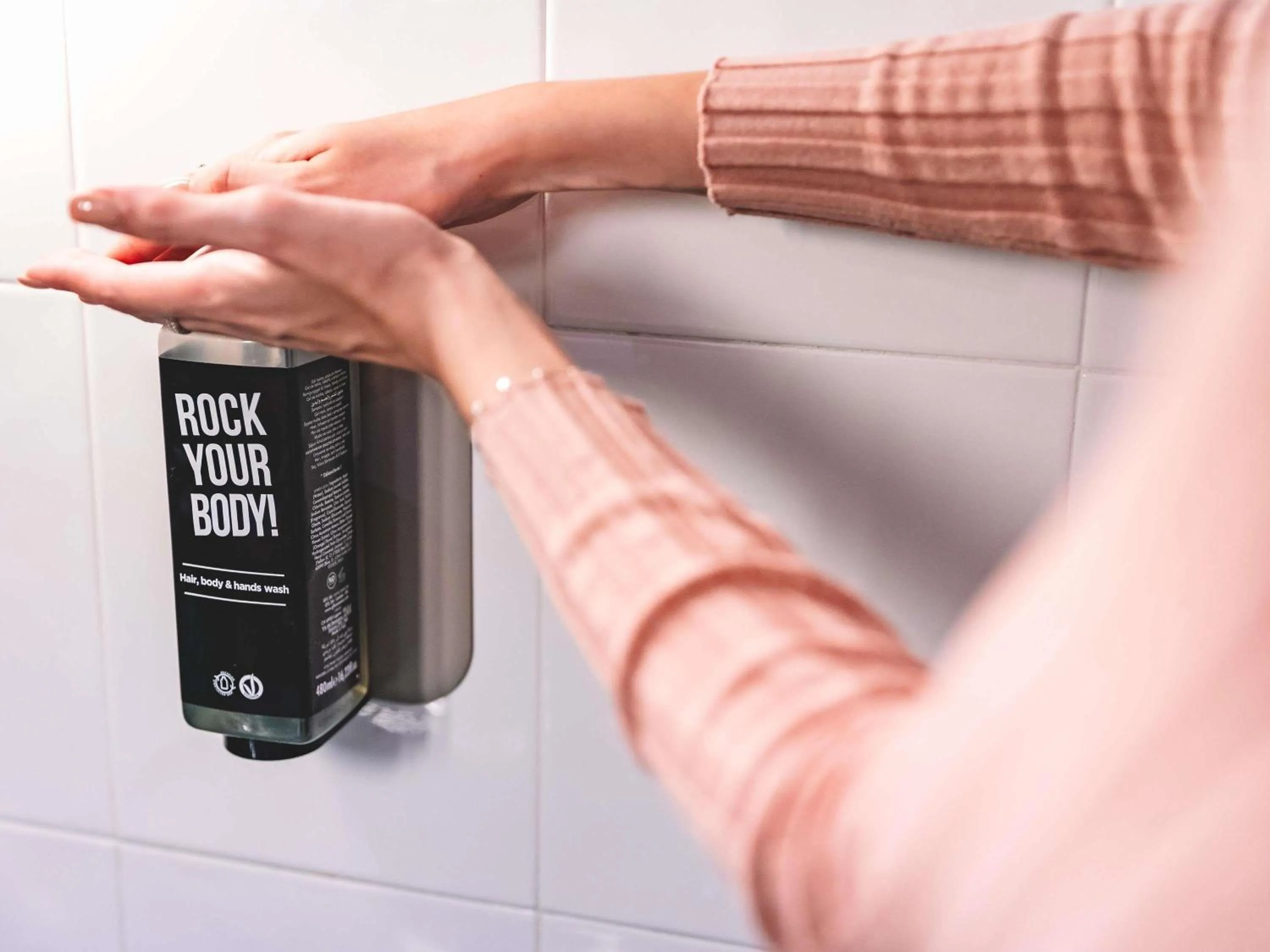 Bedroom in Ibis Como