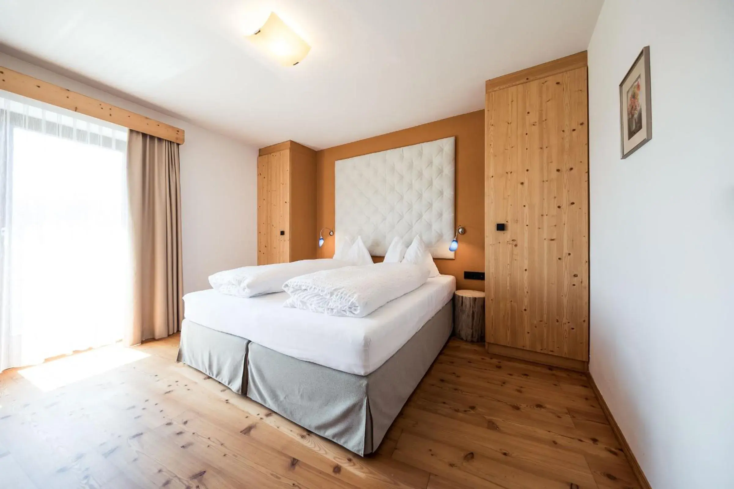 Standard Double Room with Balcony and Mountain View in Hotel Dolomitenblick Standard Double Room with Balcony and Mountain View in Hotel Dolomitenblick