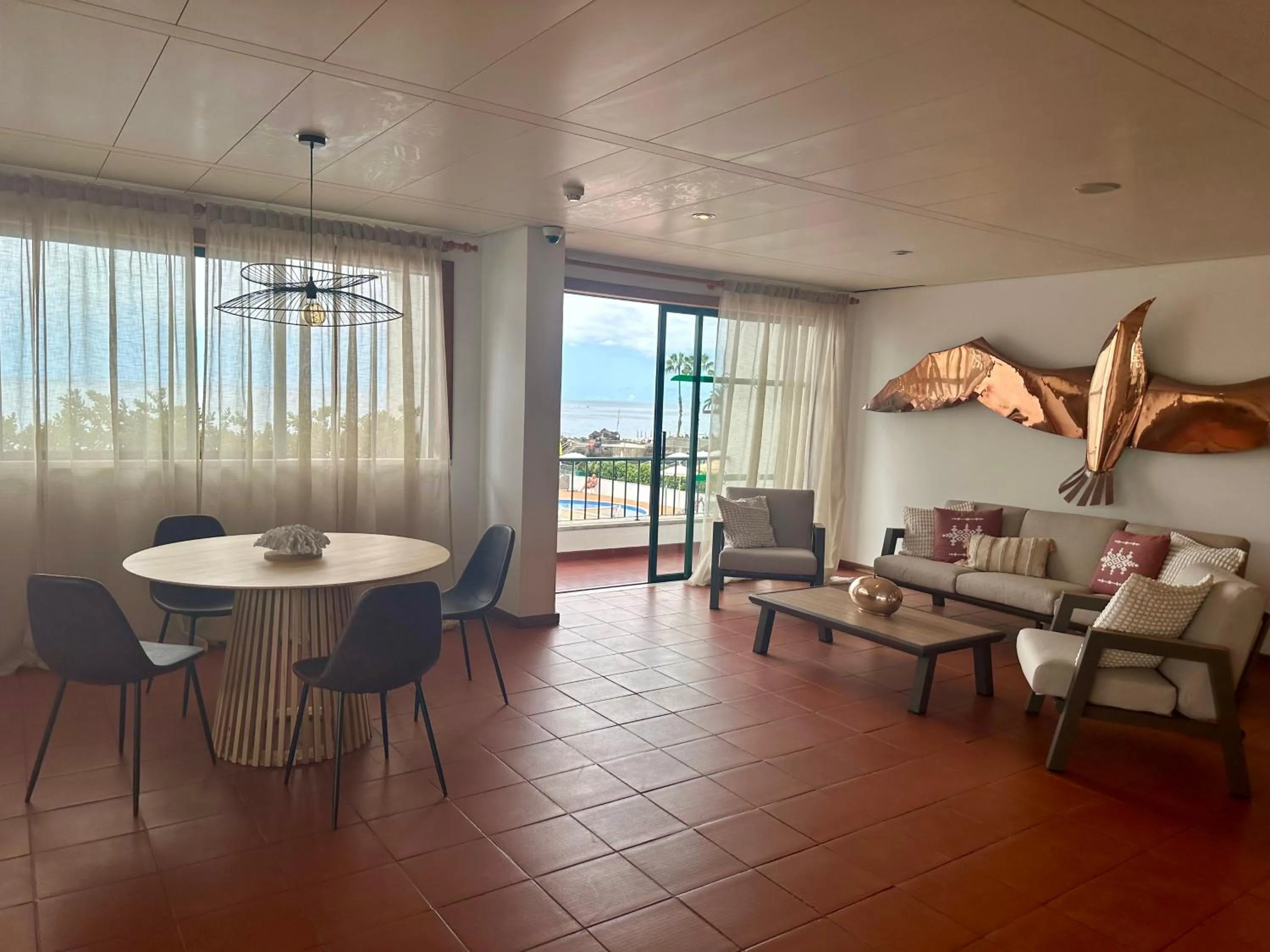 Property building in Quinta Da Penha De Franca