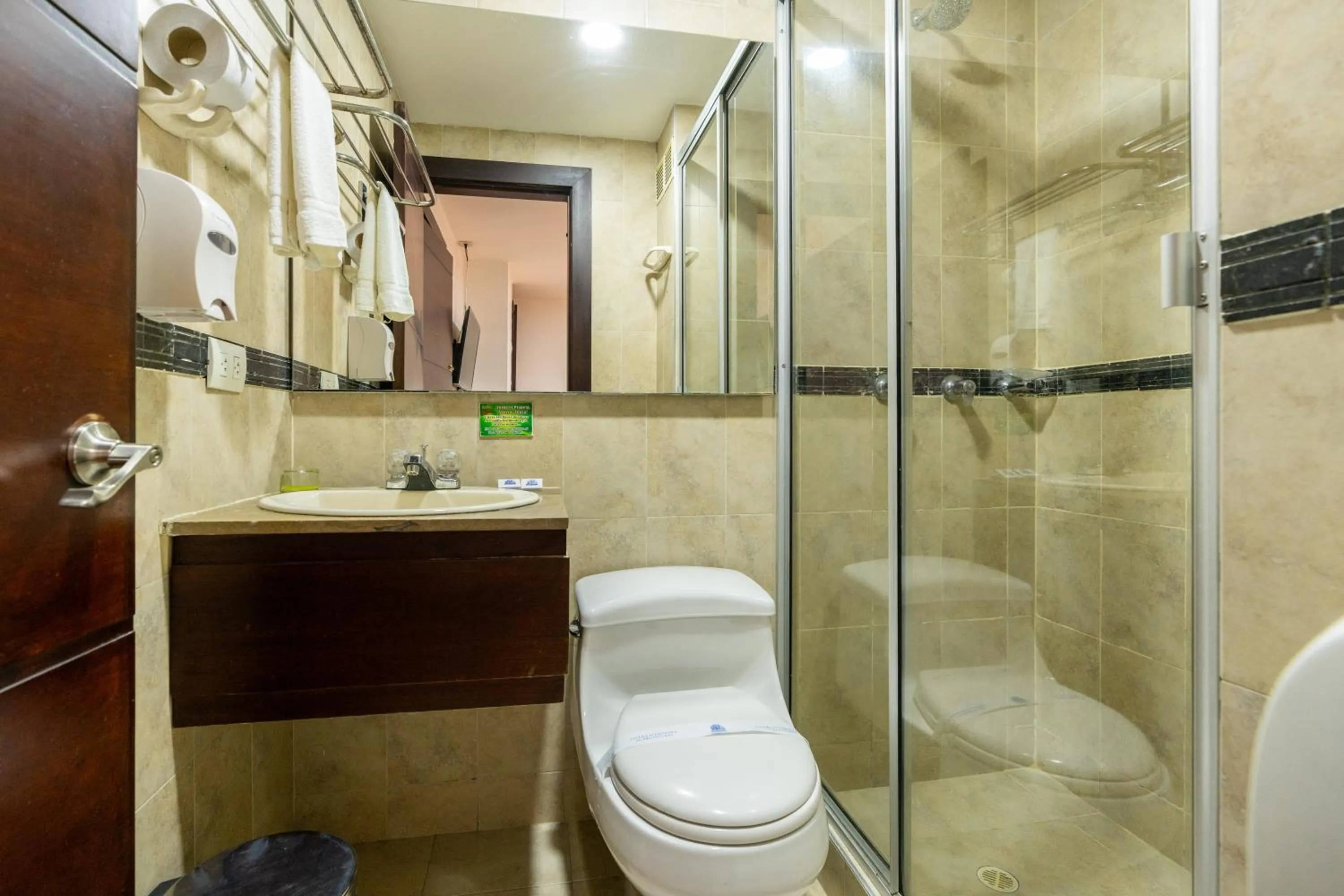 Shower in Hotel Bogota Resort