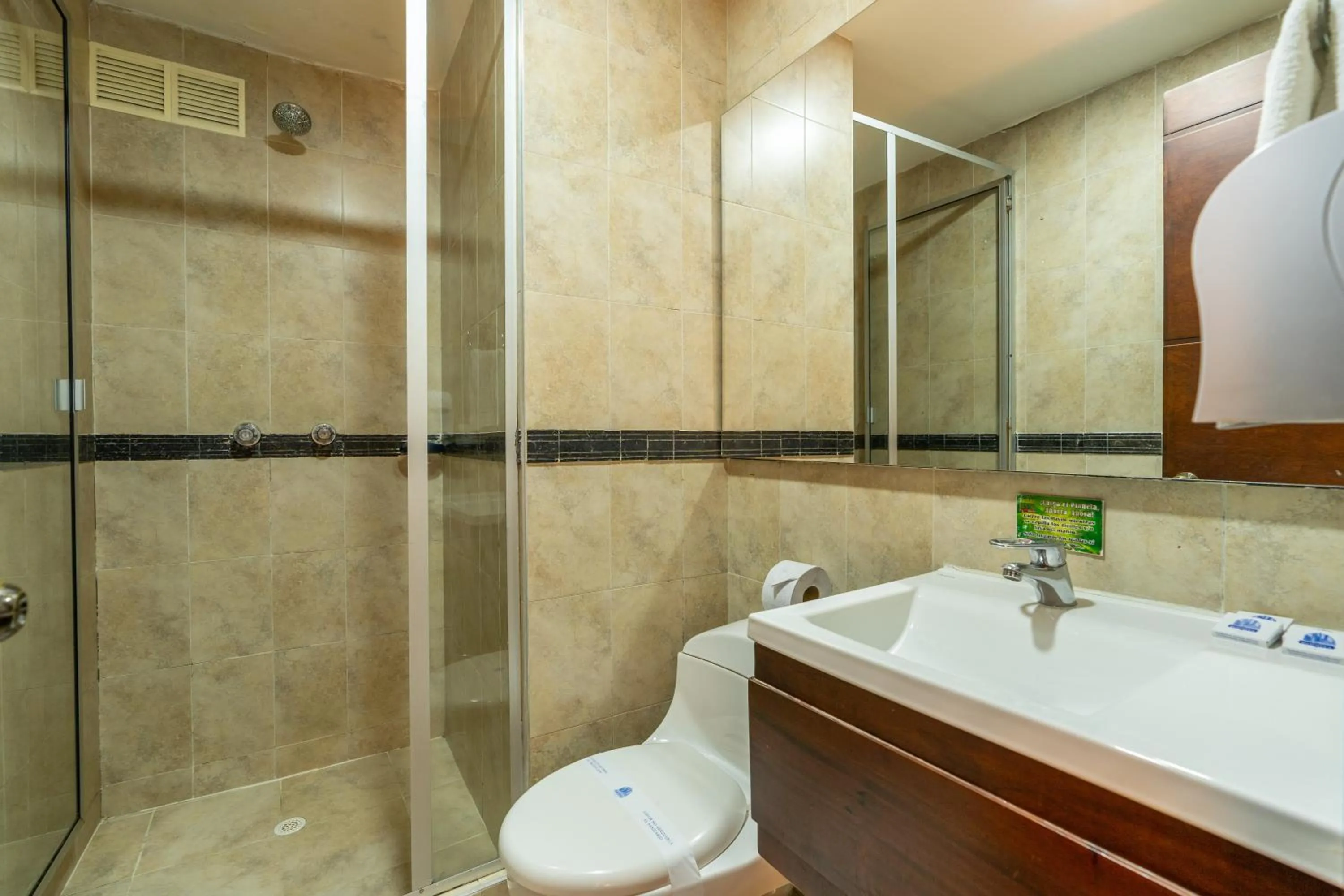 Shower in Hotel Bogota Resort