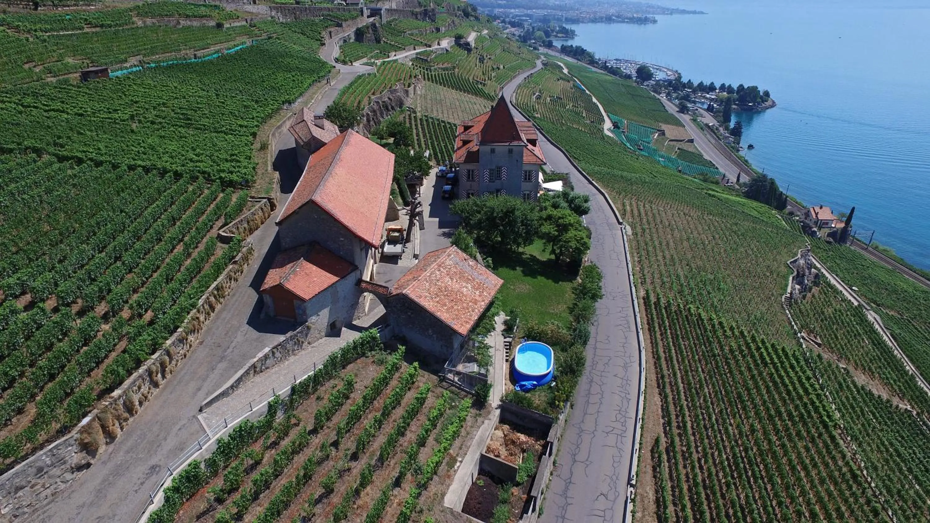 Lake view in Domaine du Burignon