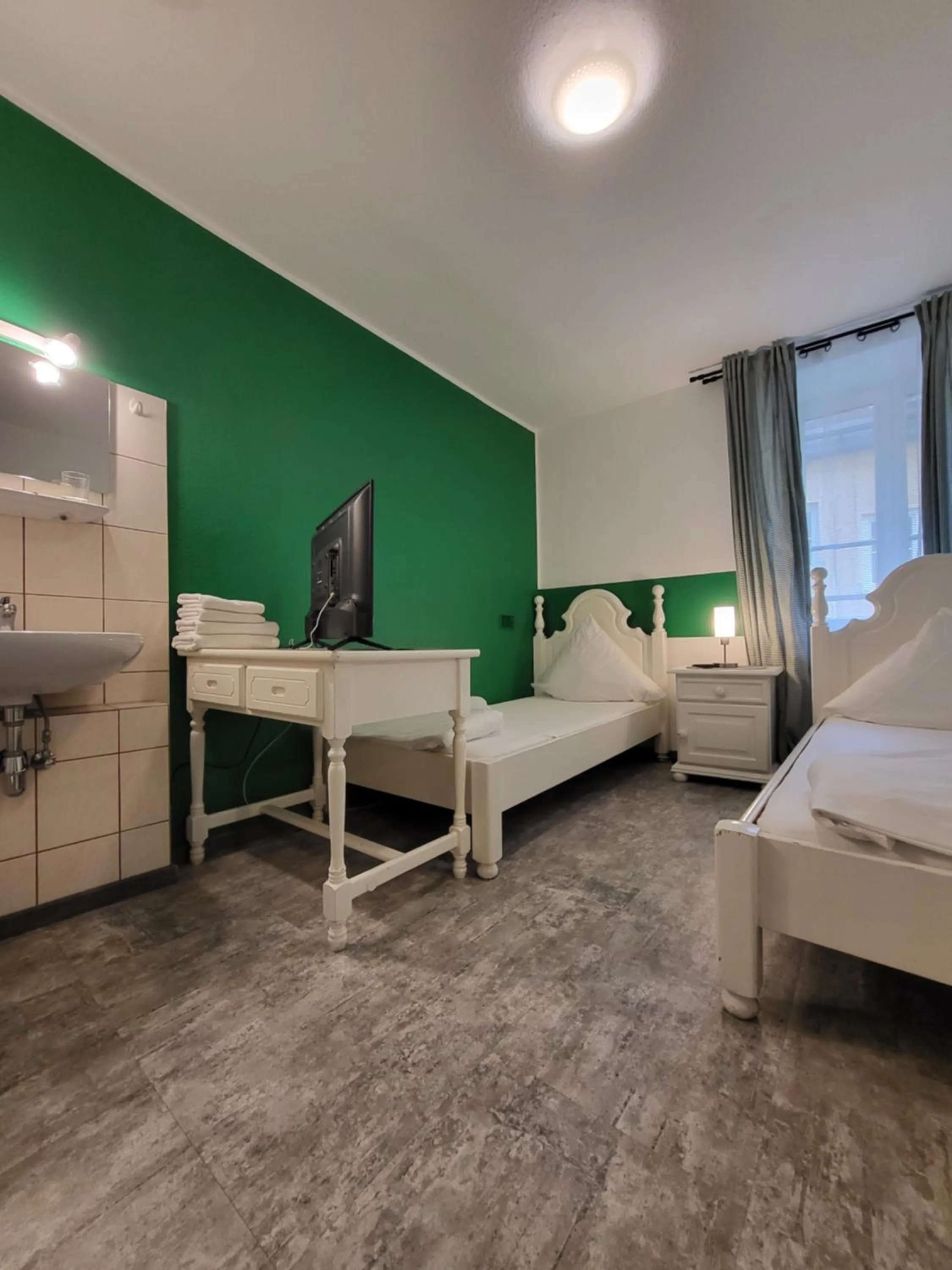 Photo of the whole room, Bed in Hotel Atlanta