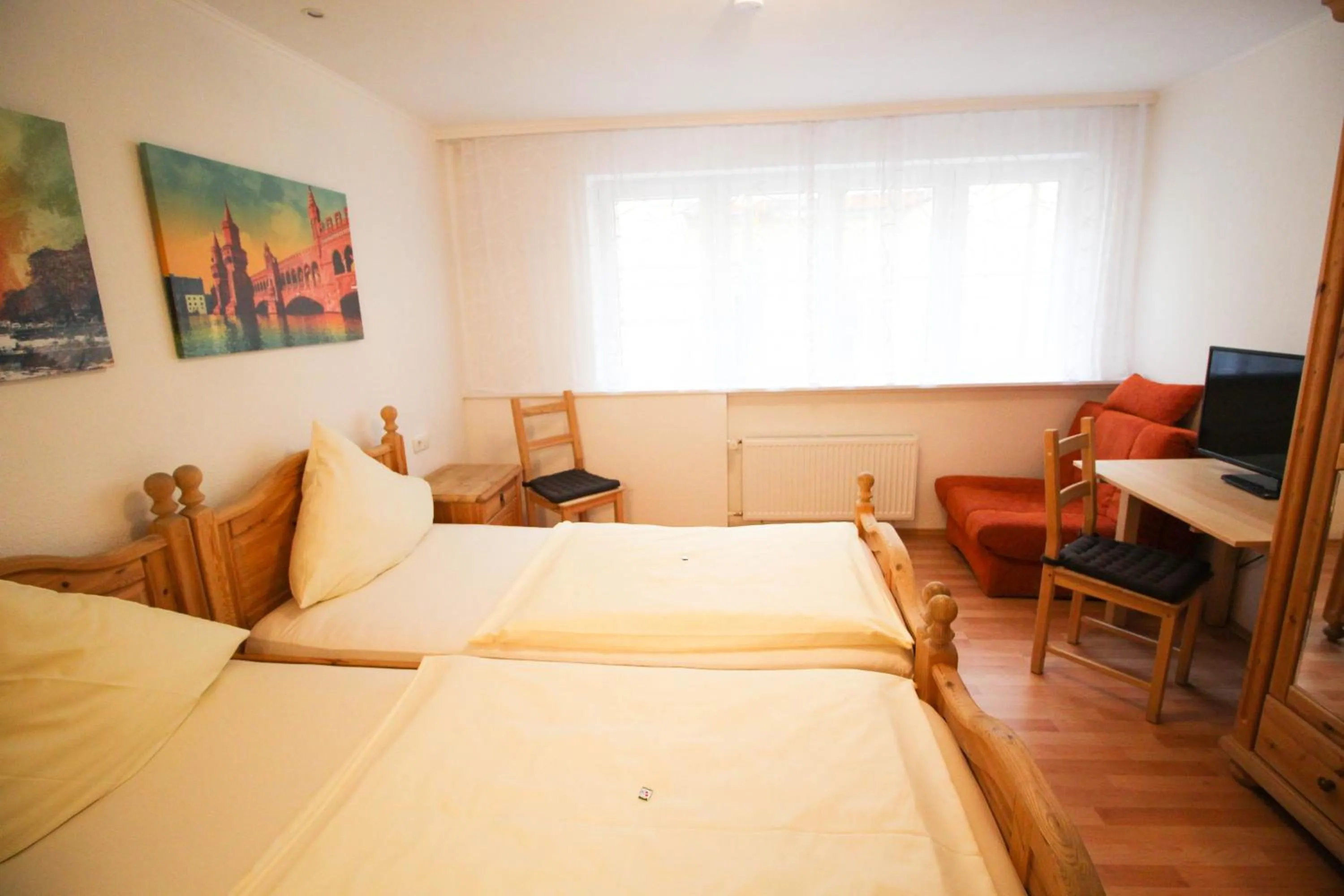 Inner courtyard view, Bed in Hotel Atlanta