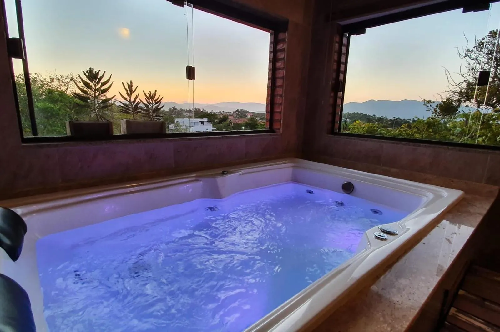 Hot Tub in Pousada Sunset
