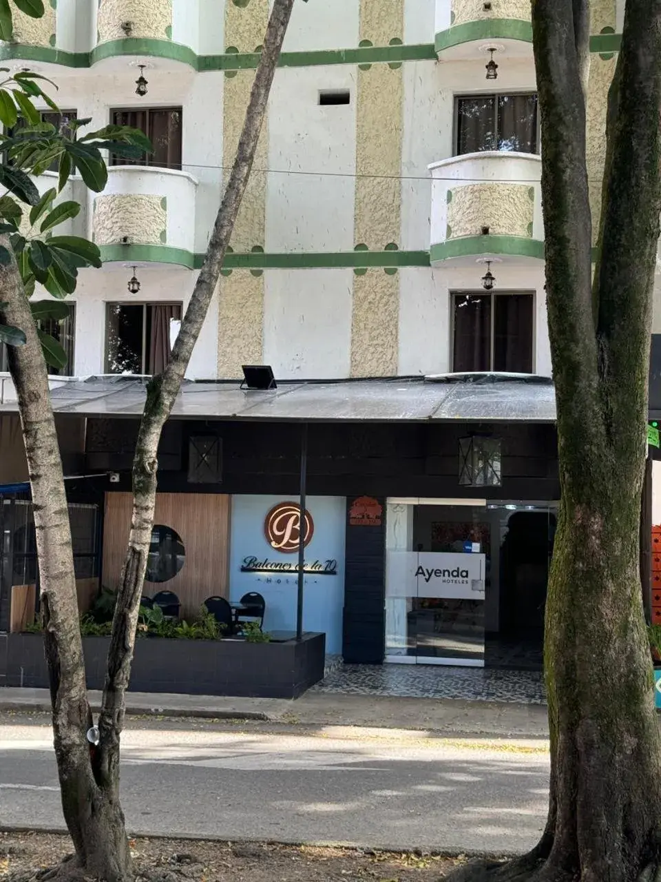 Property building in Ayenda 1228 Balcones de la 70 Property building in Ayenda 1228 Balcones de la 70