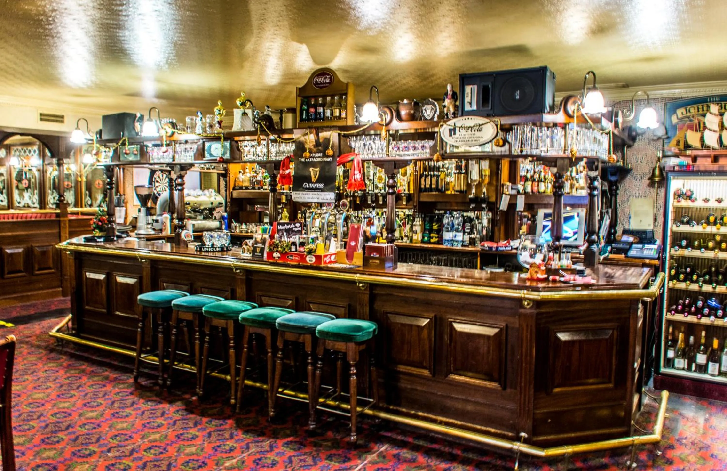 Restaurant/places to eat in Korona Hotel