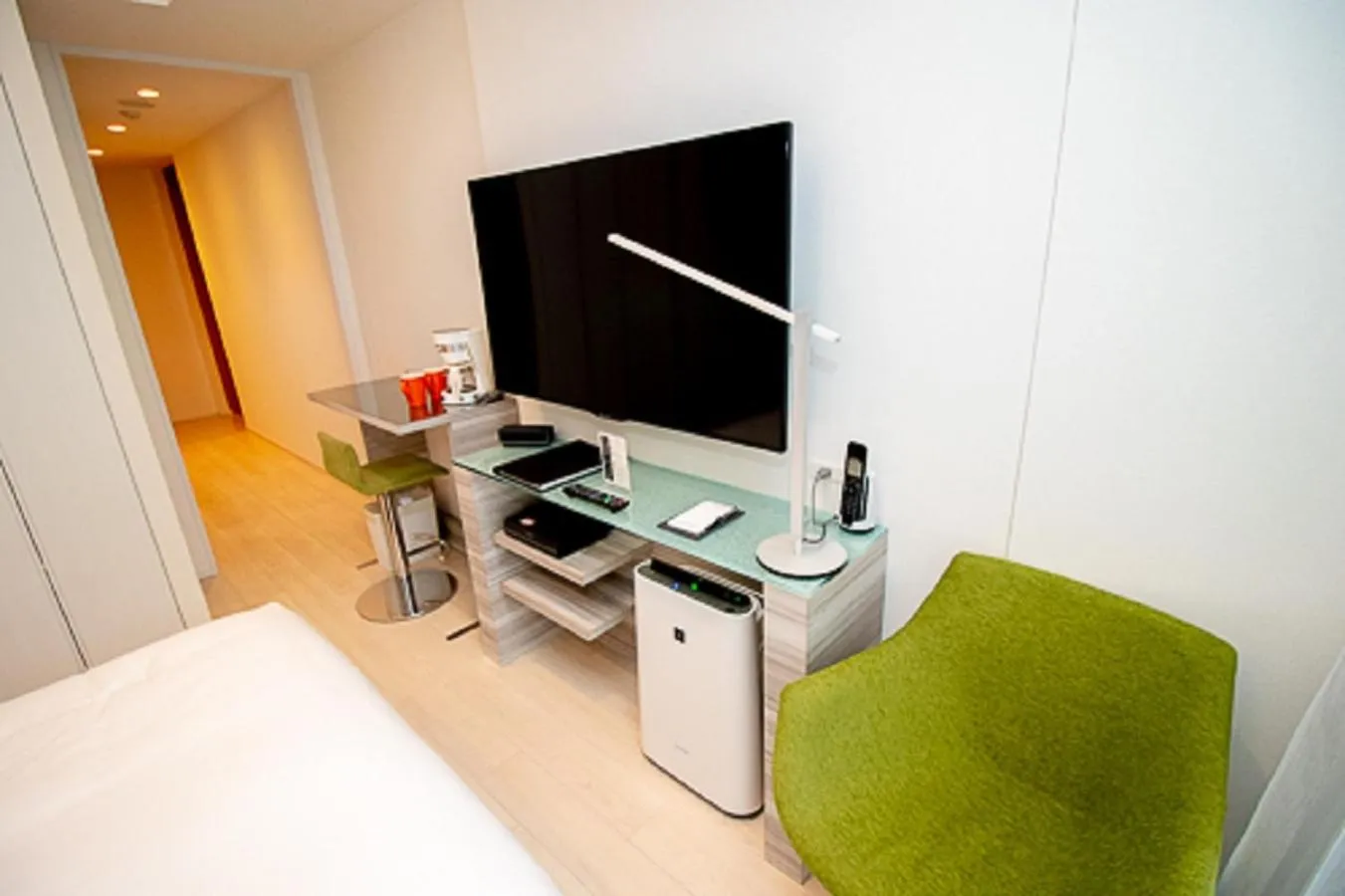 TV and multimedia in Oakwood Apartments Minami Azabu Tokyo