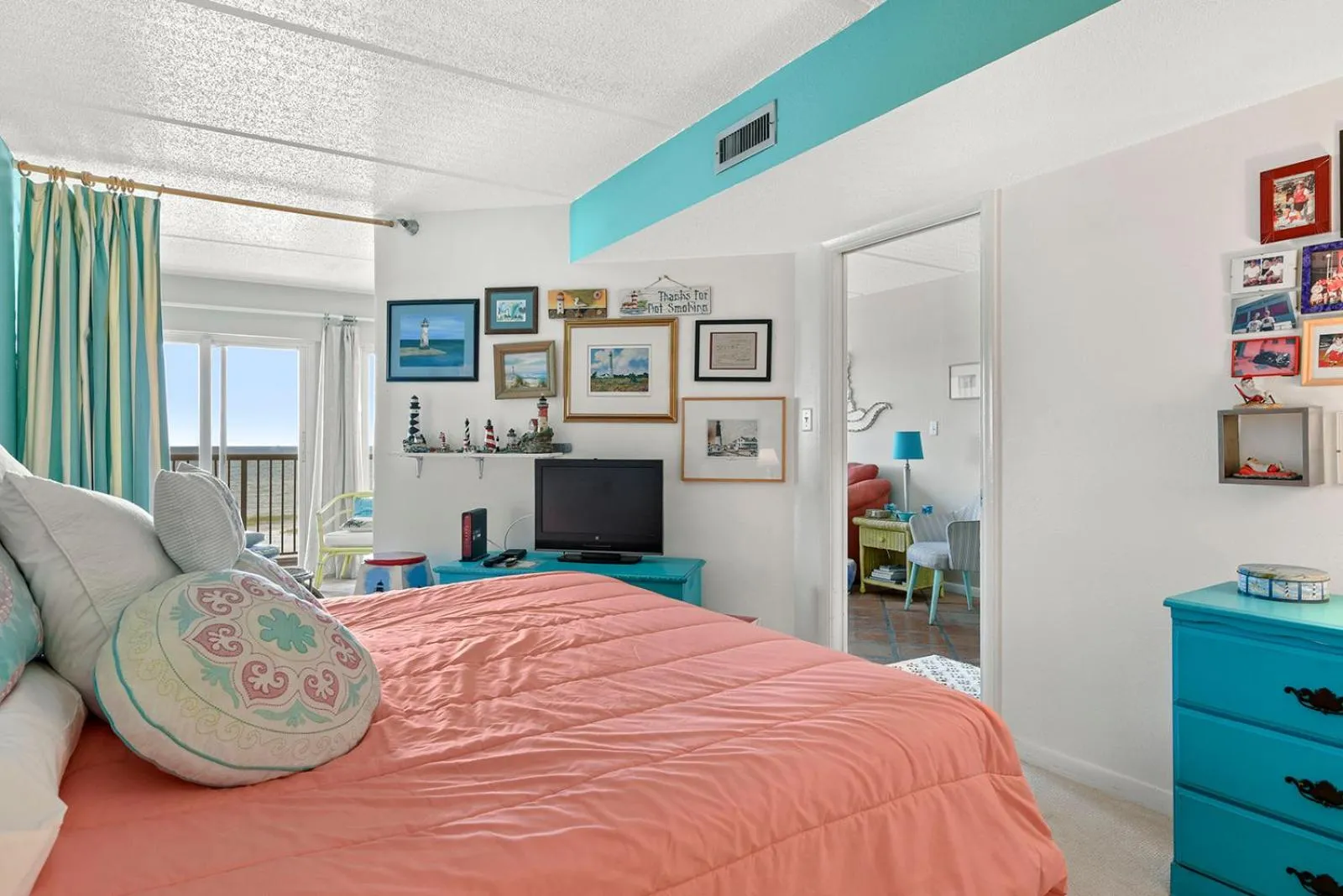 Property building, Bed in Jacksonville Beachdrifter 403