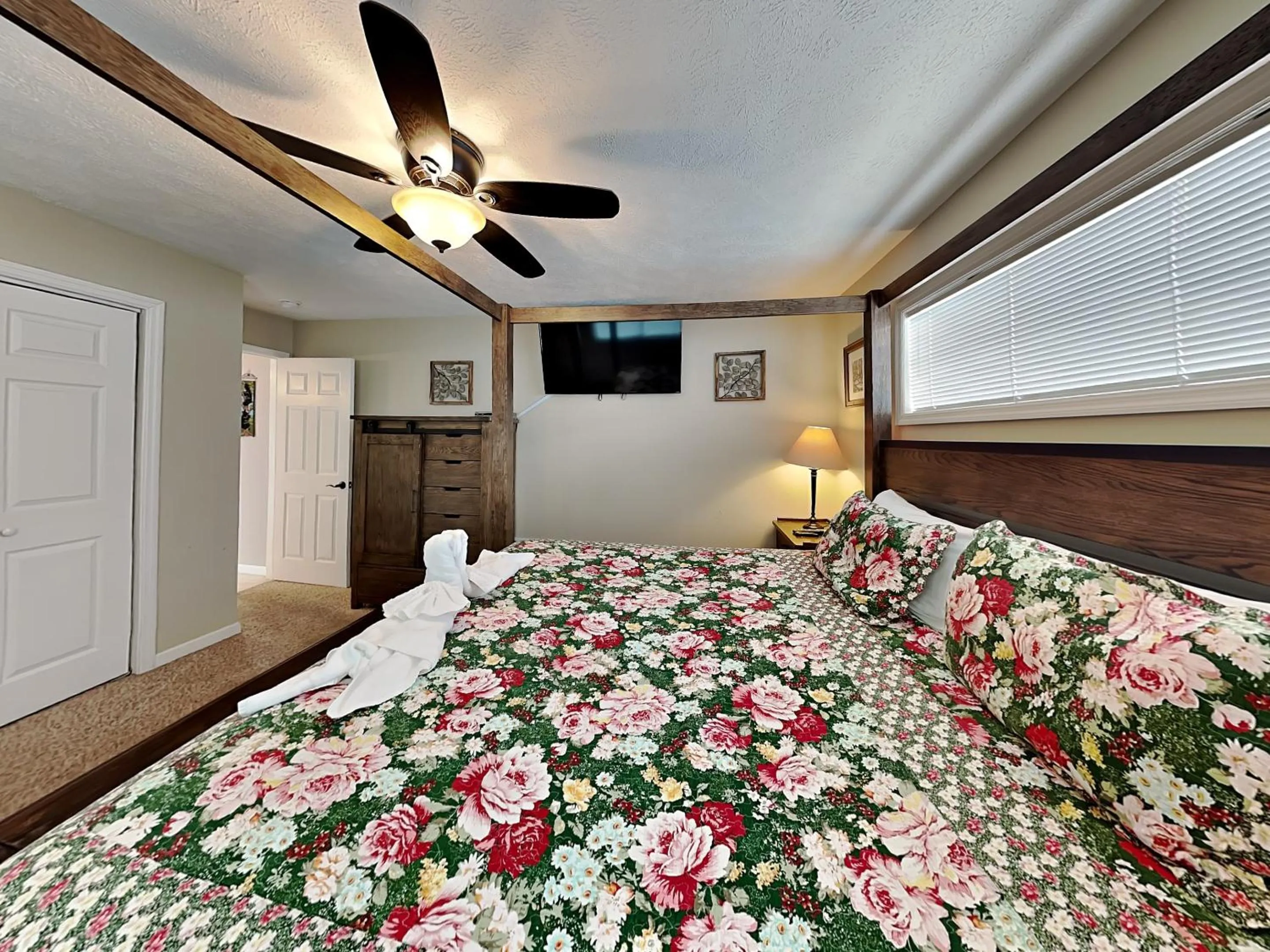 Bed in Kickback Kabin