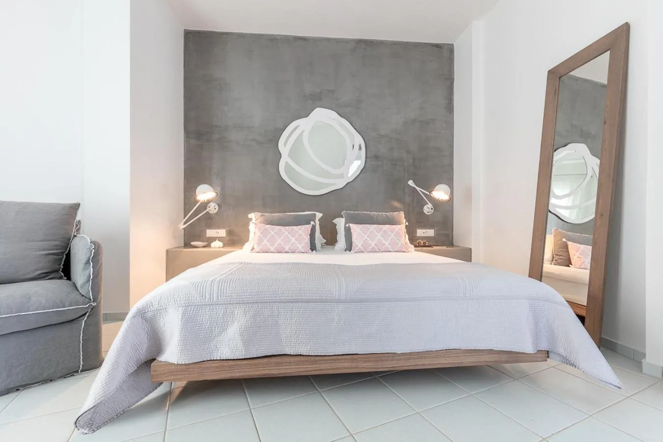 Bed in Akrogiali Beach Hotel Apartments