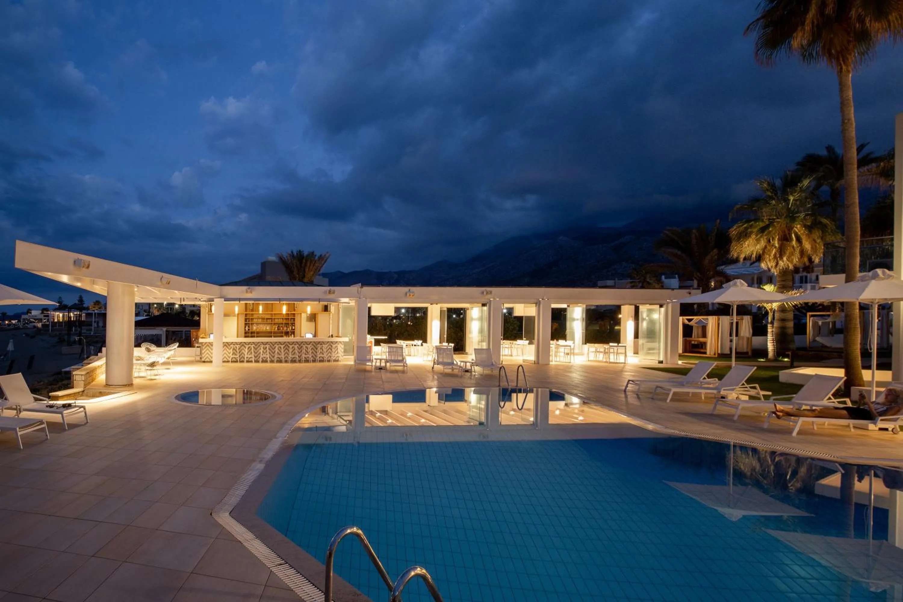 Akrogiali Beach Hotel Apartments