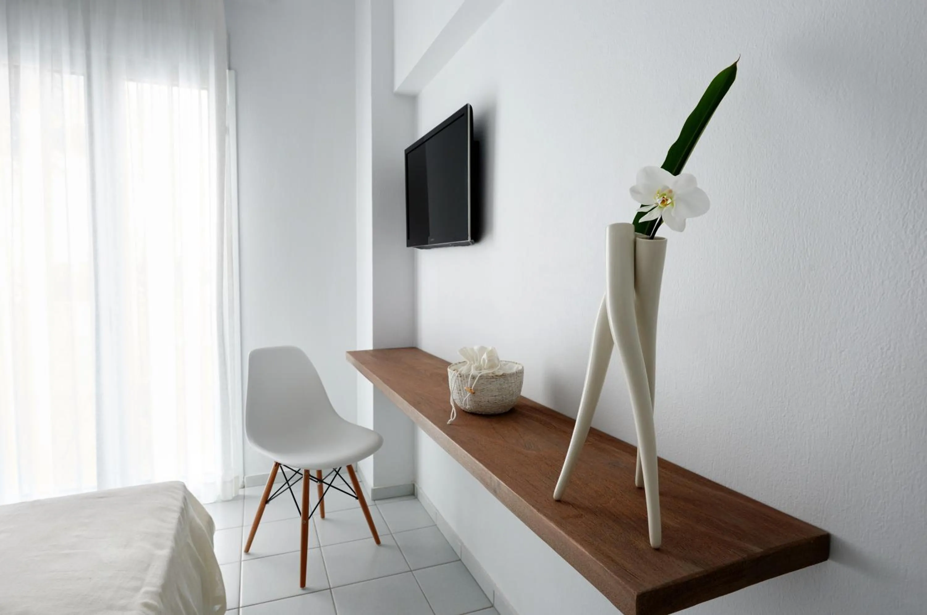 Decorative detail in Akrogiali Beach Hotel Apartments