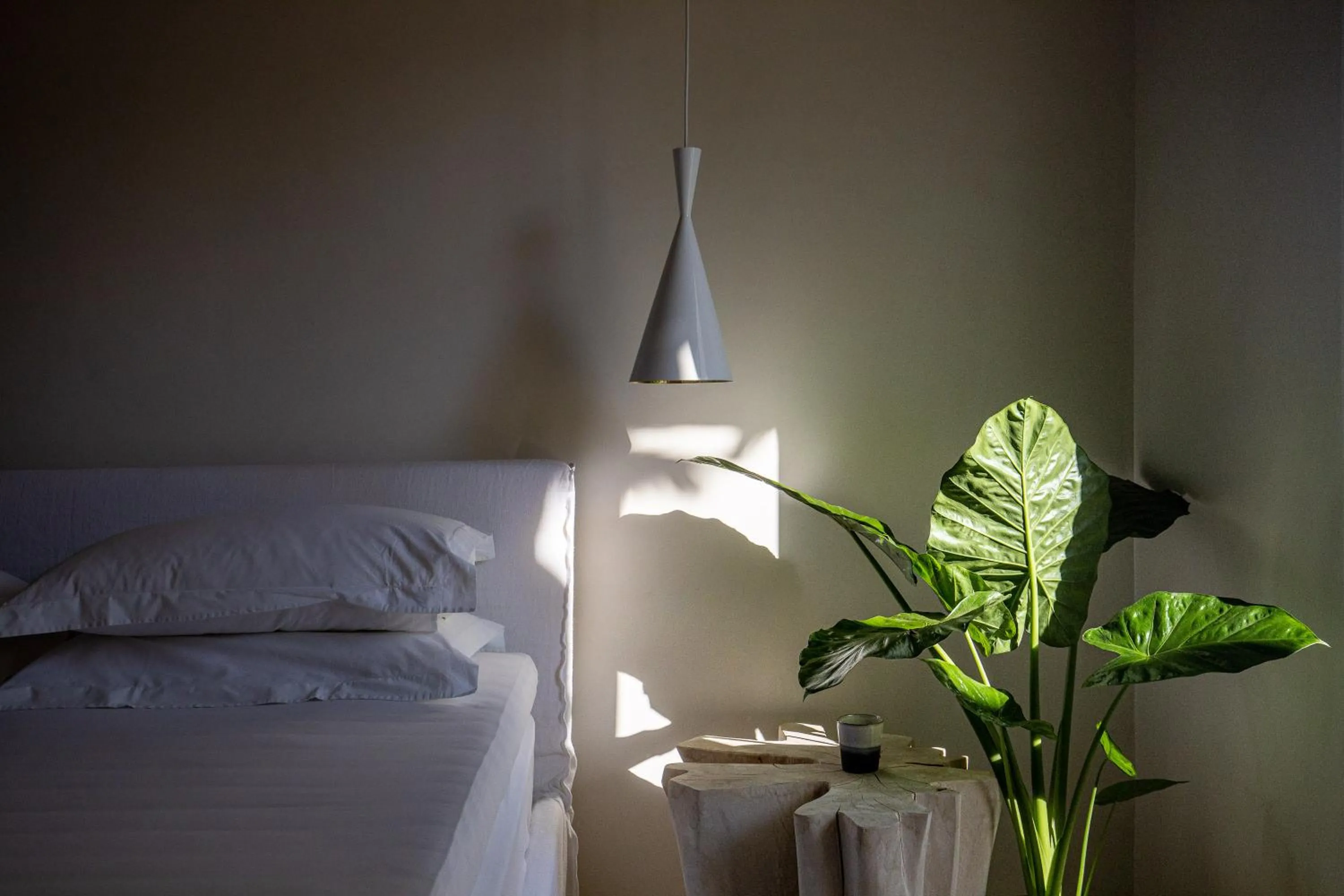 Bed in Akrogiali Beach Hotel Apartments