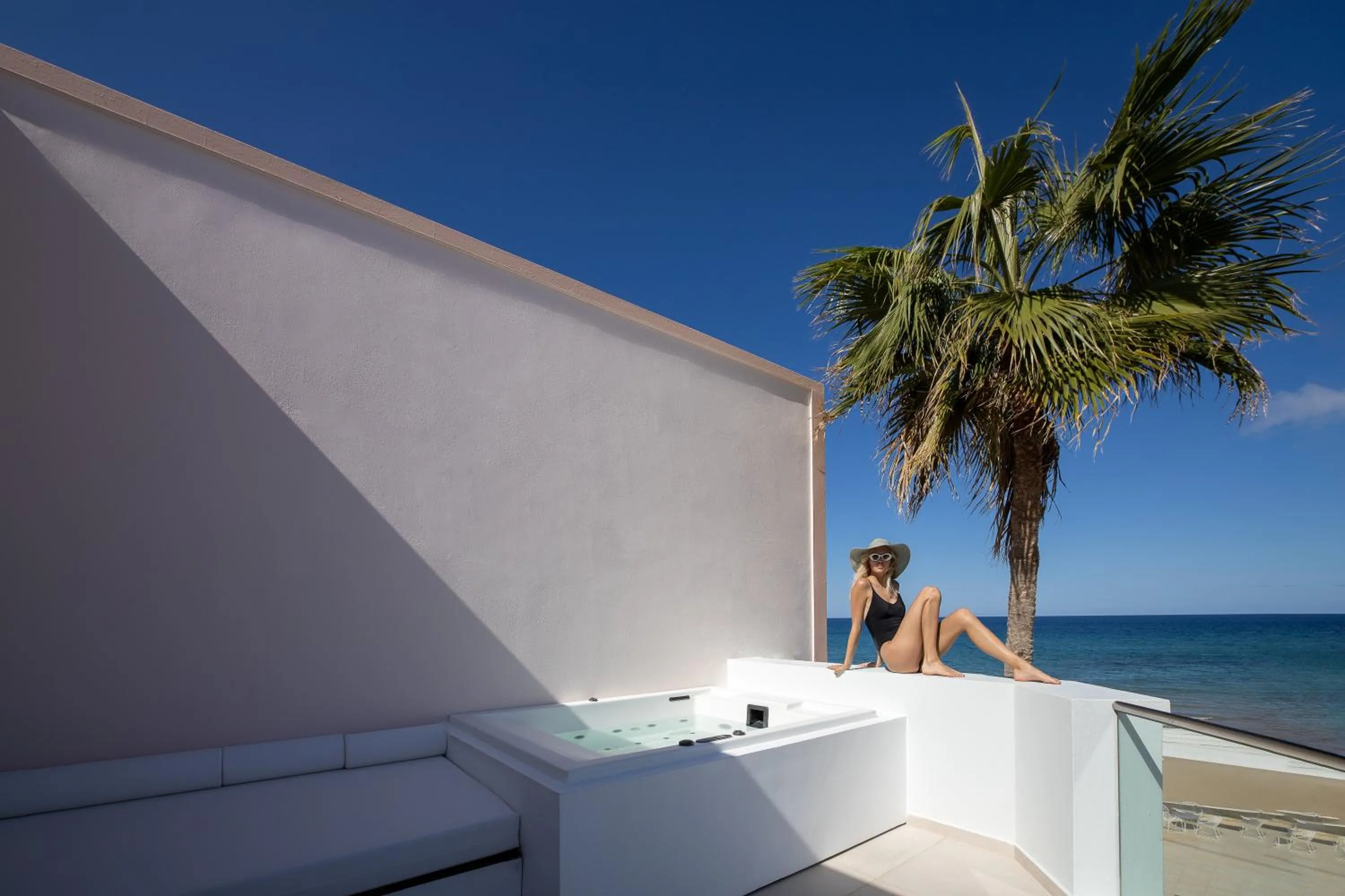 Akrogiali Beach Hotel Apartments