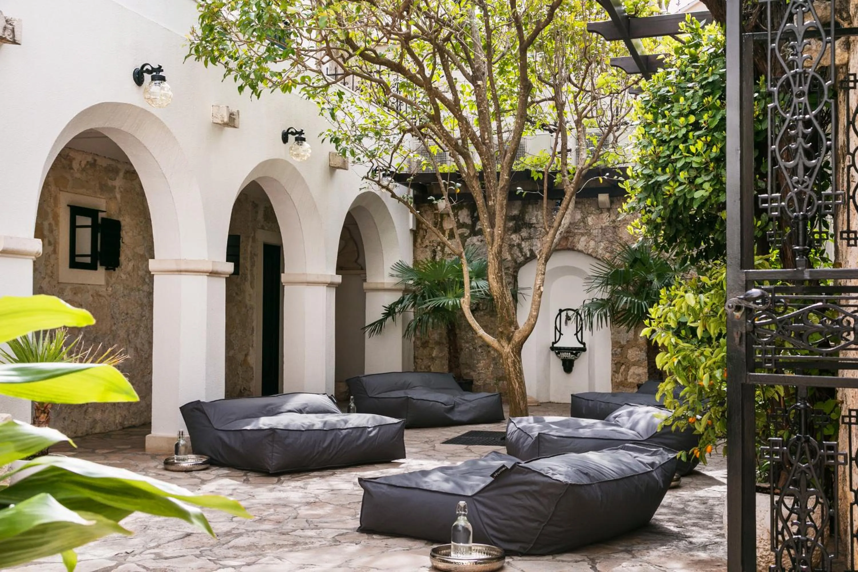 Patio in Villa Giardino Heritage Boutique Hotel Bol