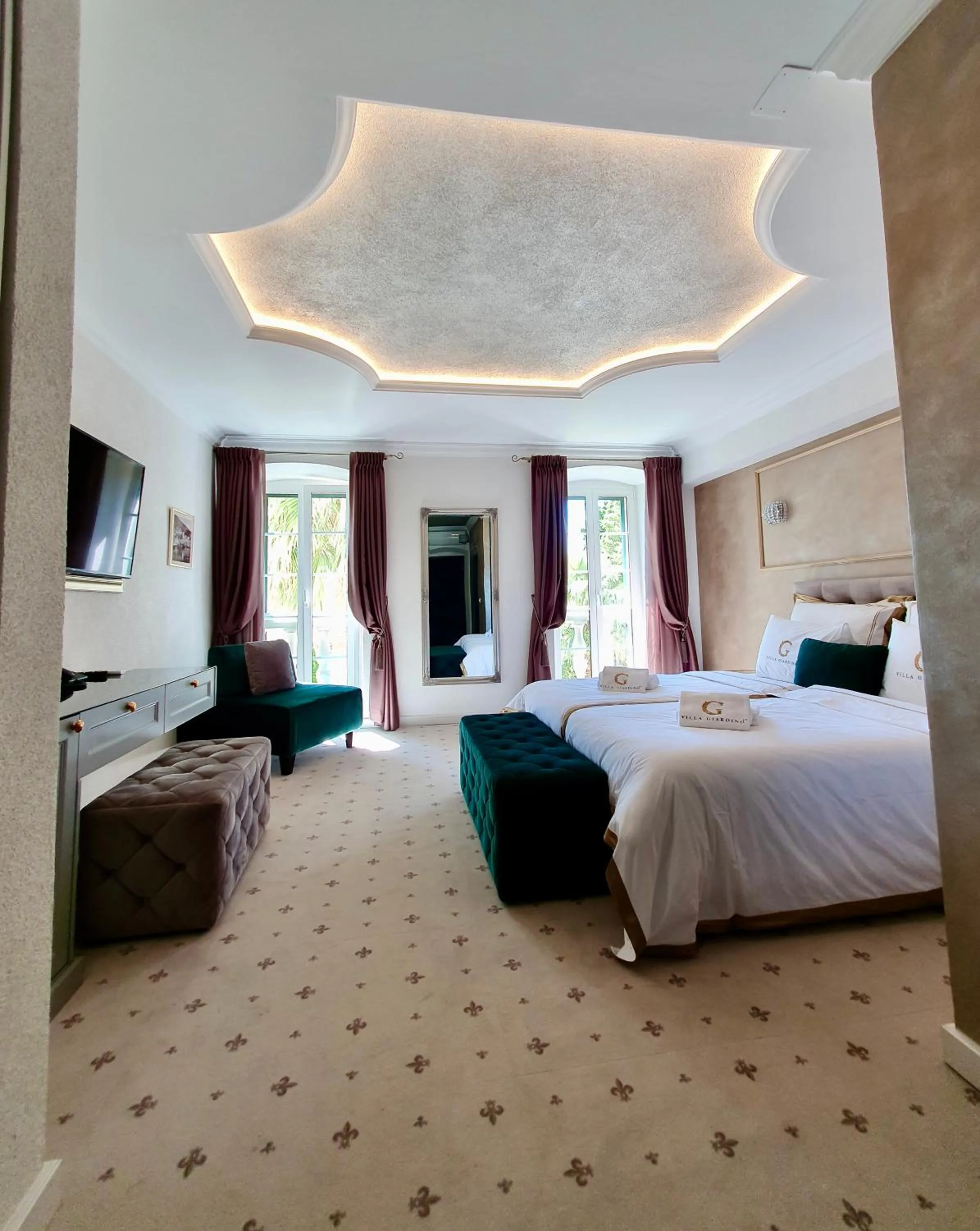 View (from property/room), Bed in Villa Giardino Heritage Boutique Hotel Bol