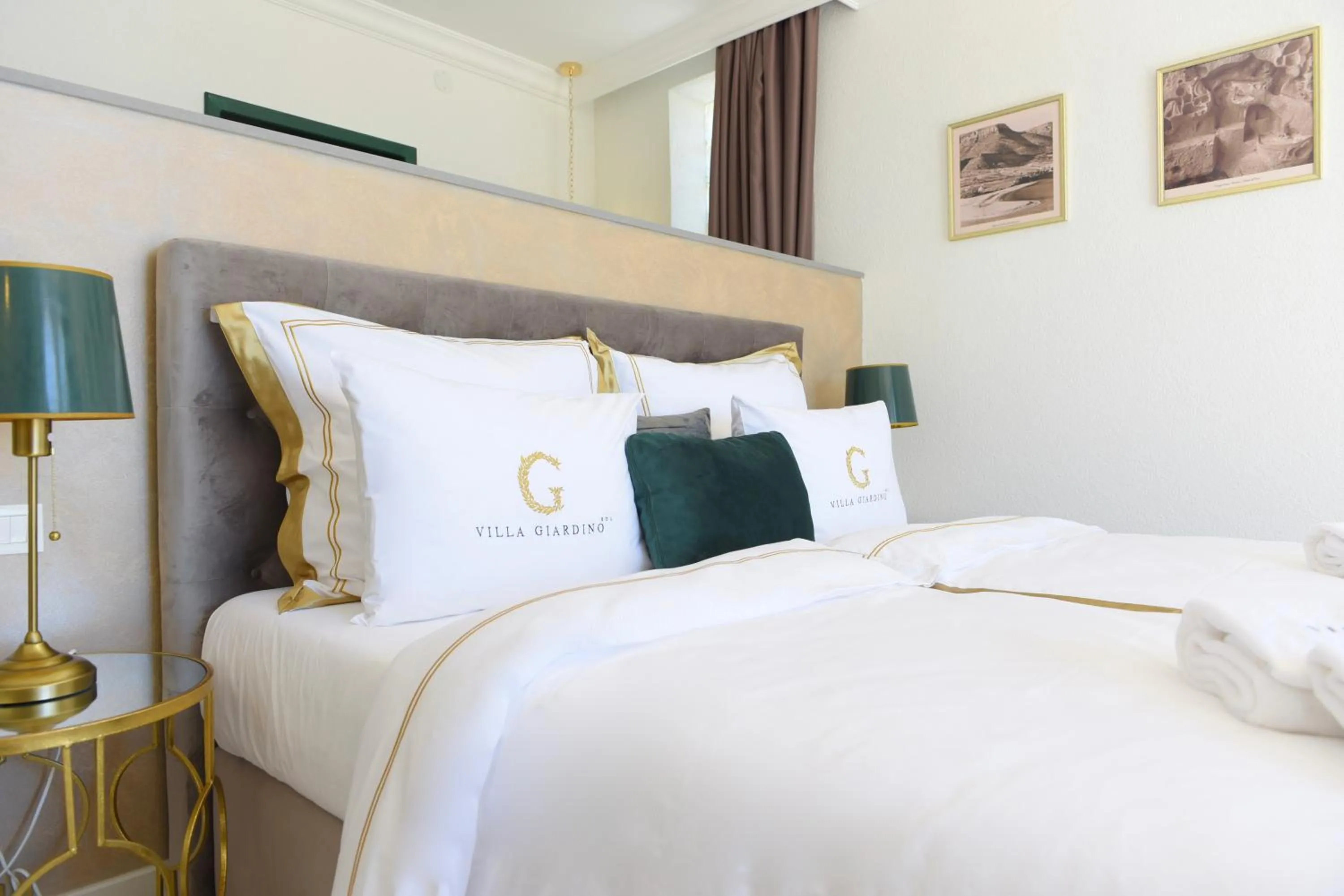 Bed in Villa Giardino Heritage Boutique Hotel Bol