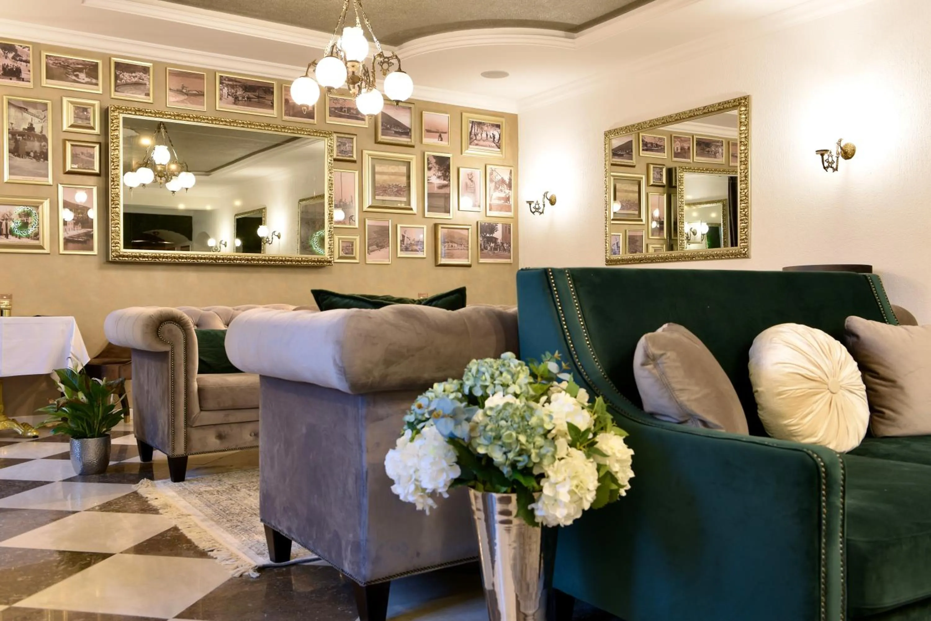 Lobby or reception in Villa Giardino Heritage Boutique Hotel Bol