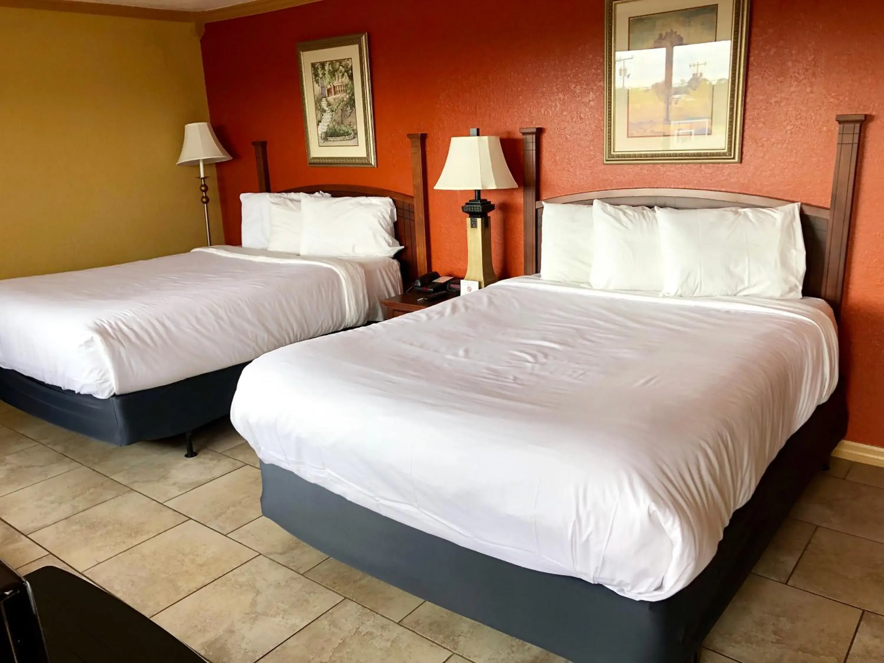 Bed in Americas Best Value Inn & Suites North Port