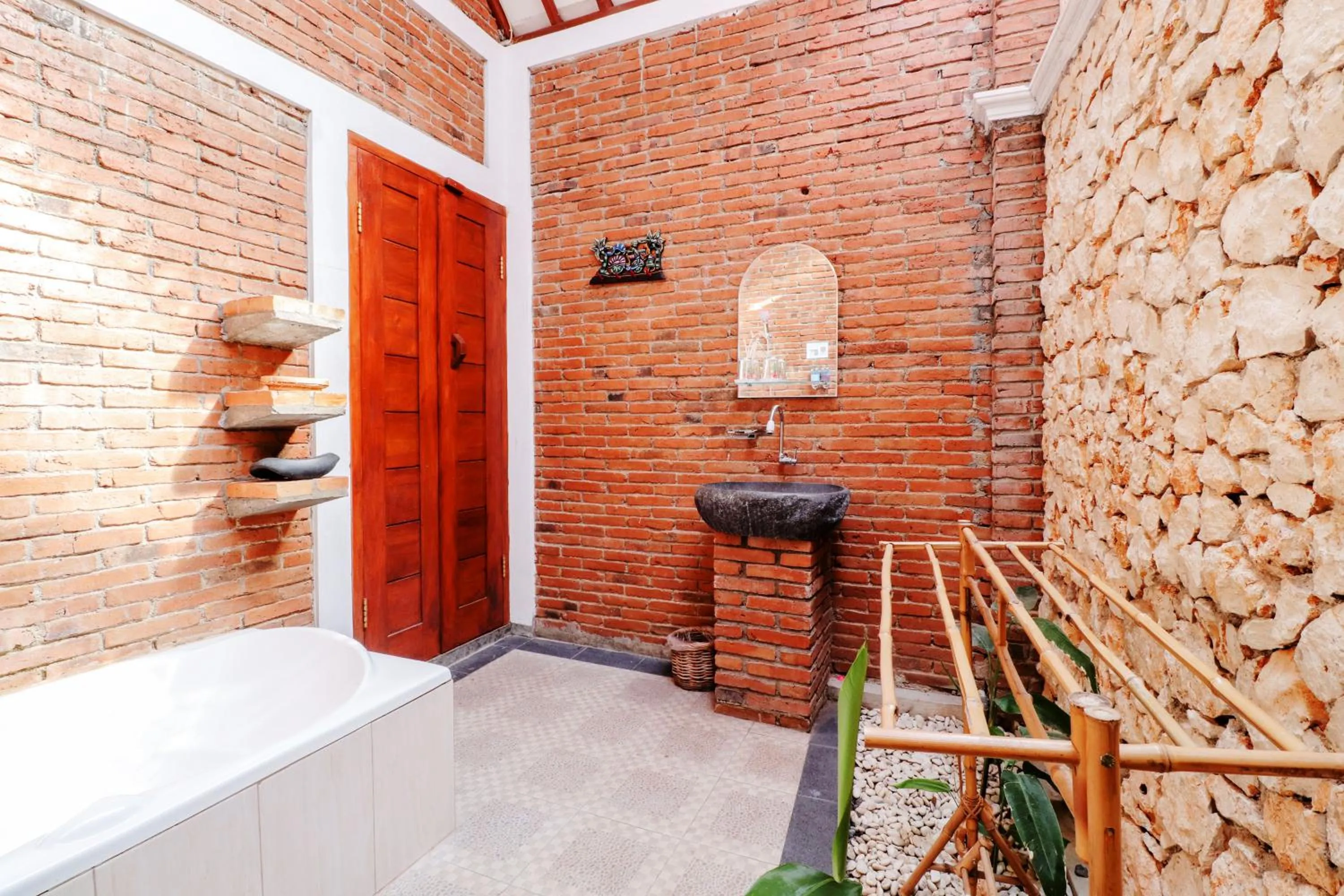 Bathroom in Omah Teras Bata Guesthouse