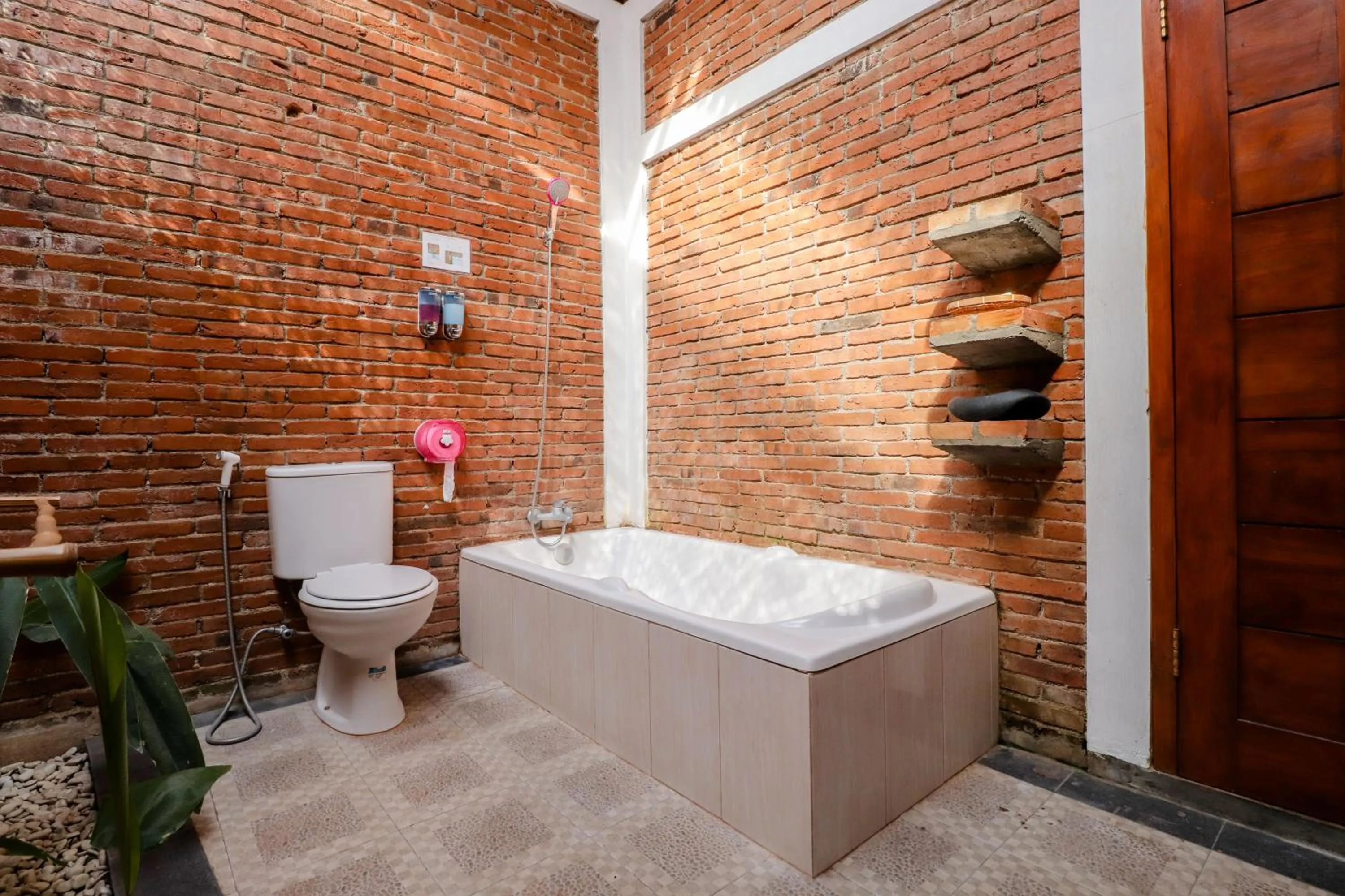 Bathroom in Omah Teras Bata Guesthouse