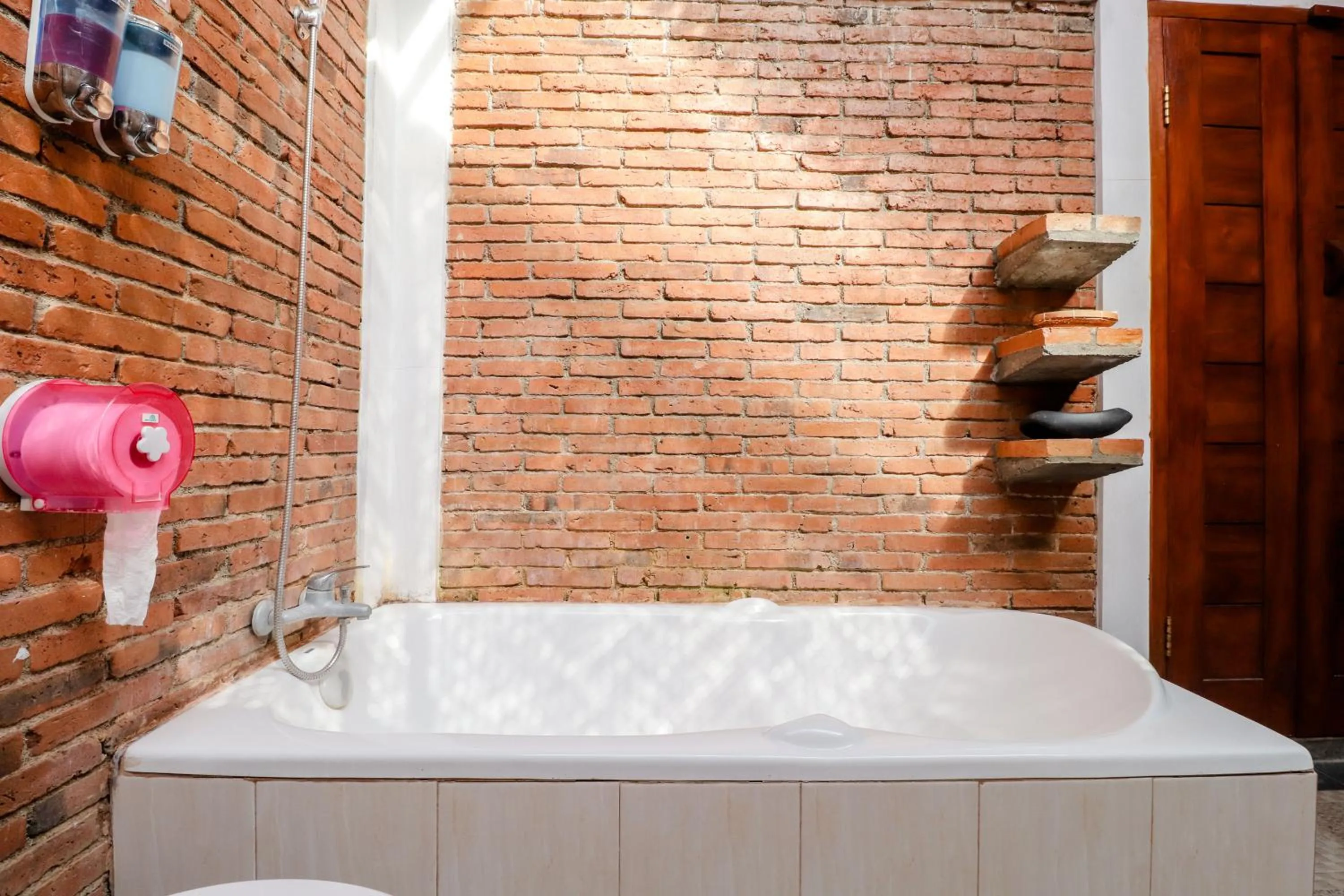 Bathroom in Omah Teras Bata Guesthouse