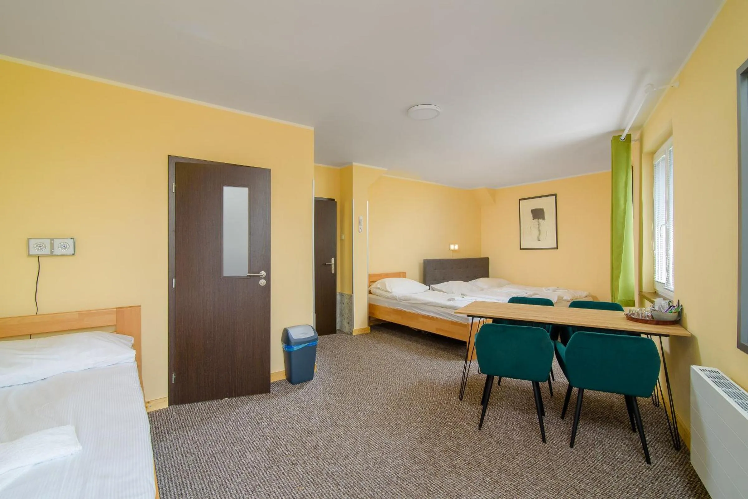 Bedroom, Bed in Hotel Max