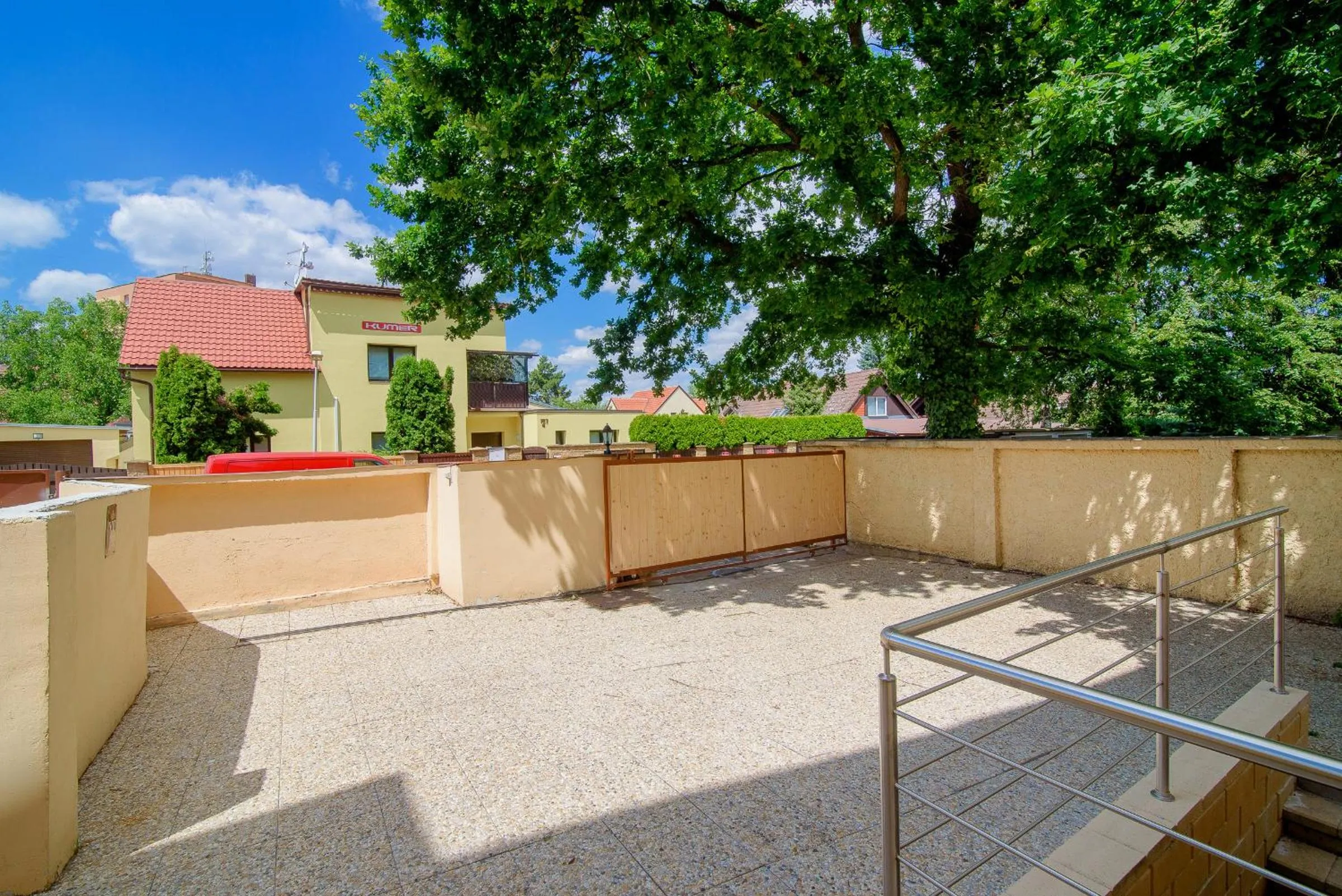 Parking in Hotel Max