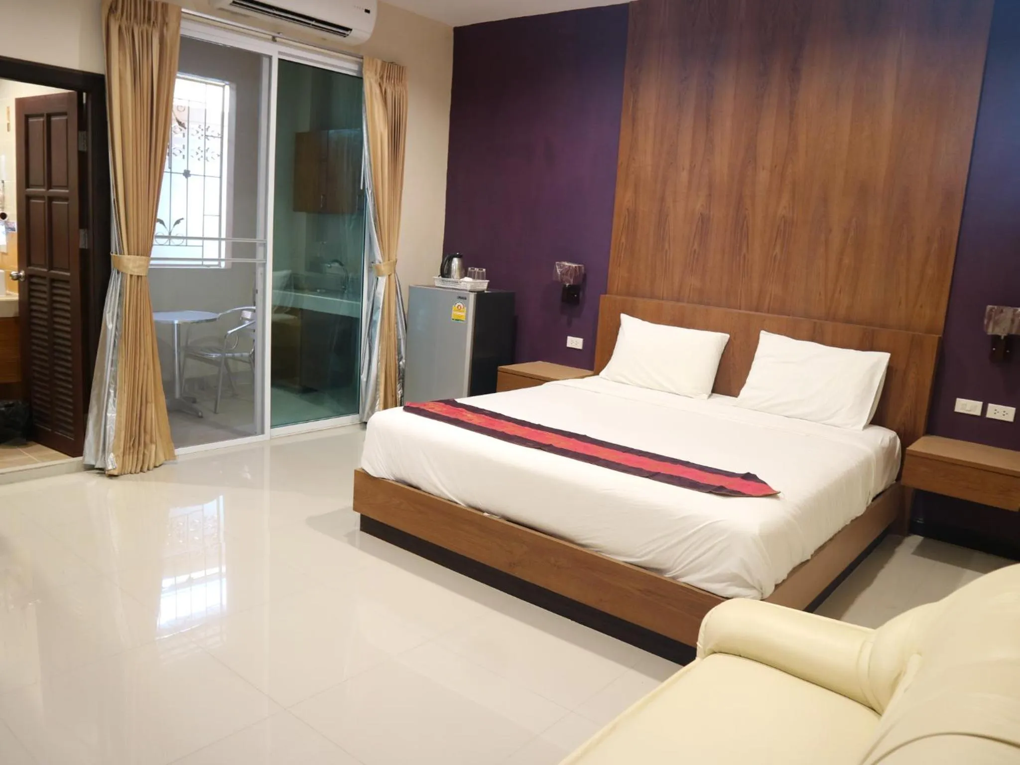 Photo of the whole room in BB residence