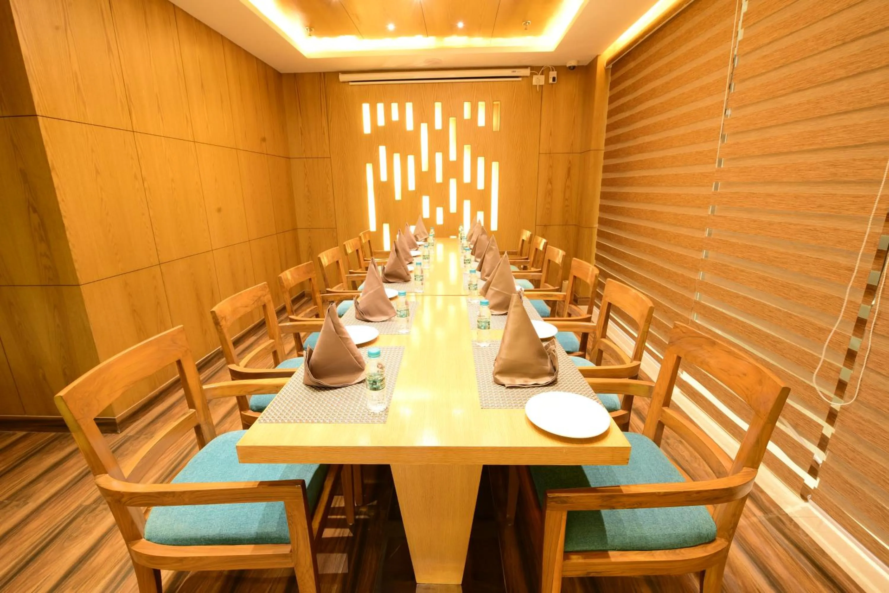 Meeting/conference room in SureStay Plus by Best Western Amritsar