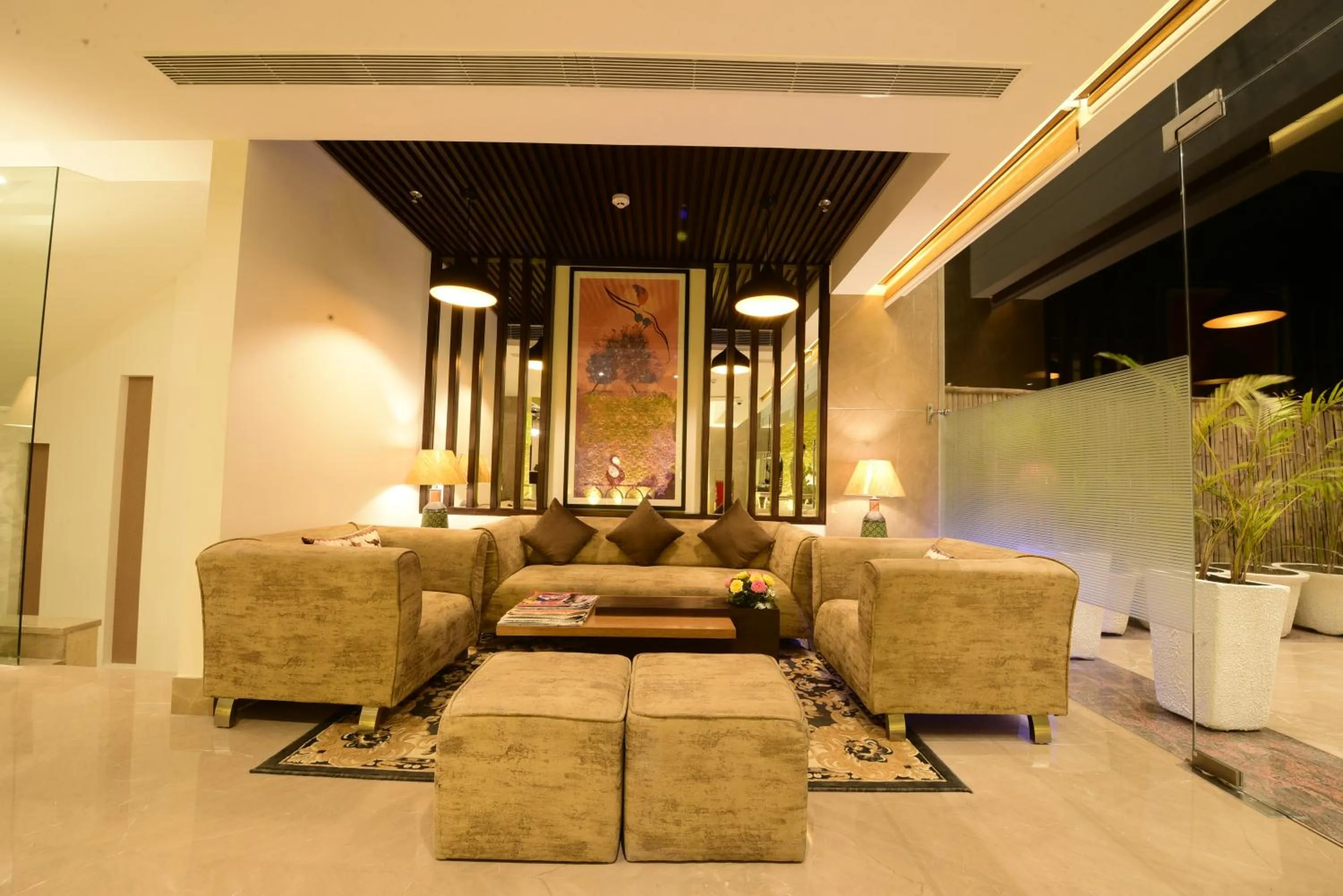 Lobby or reception in SureStay Plus by Best Western Amritsar