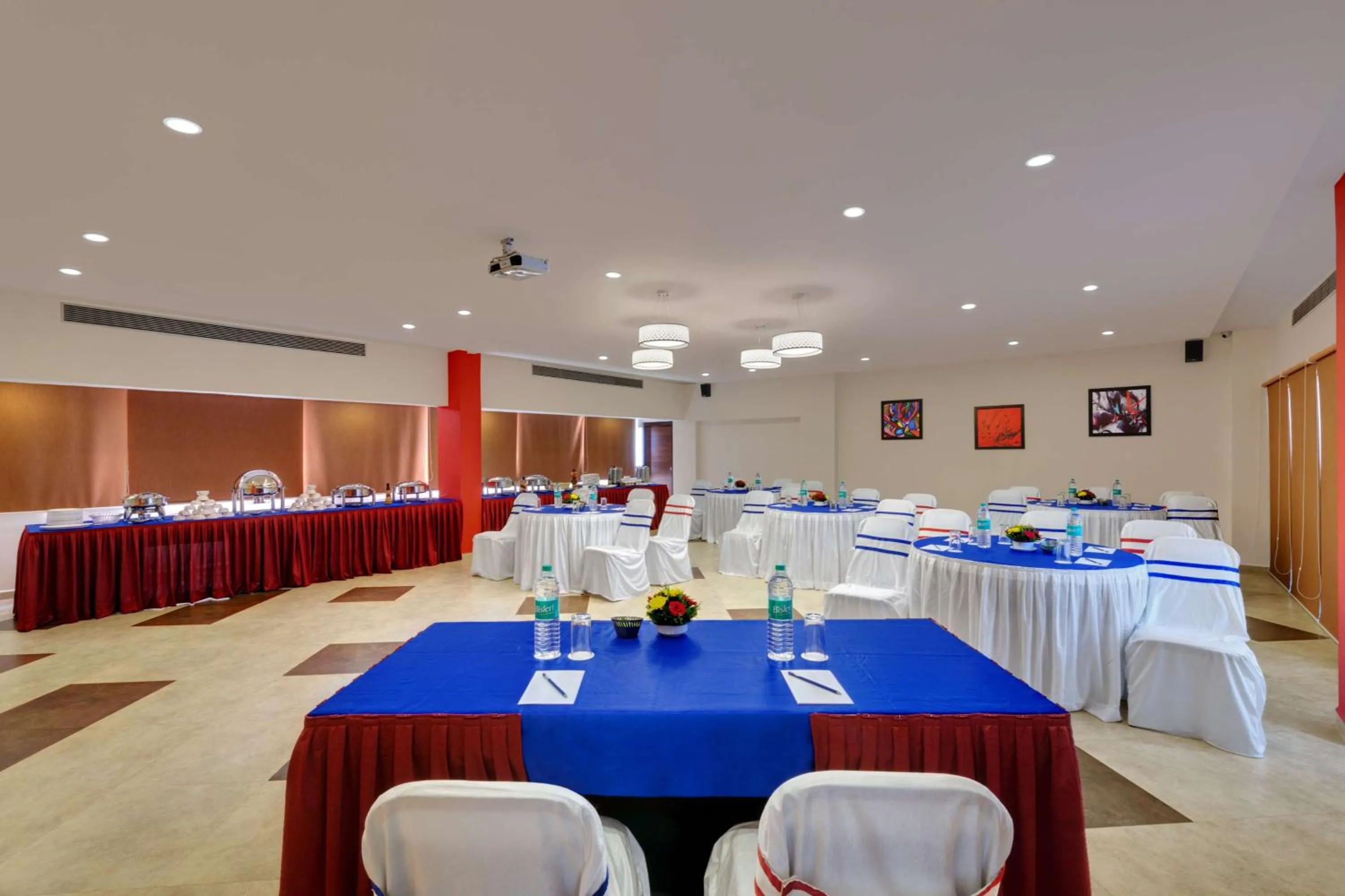 Meeting/conference room in SureStay Plus by Best Western Amritsar